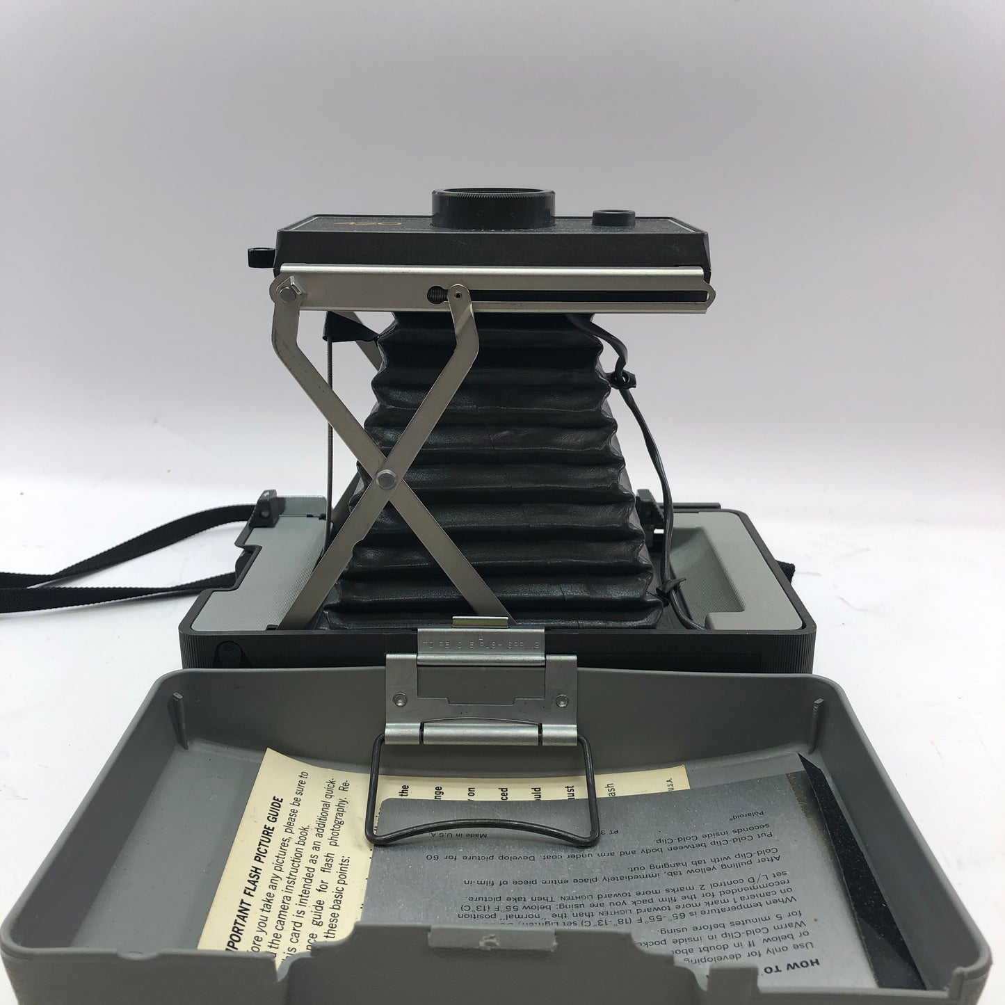 Polaroid 420 Automatic Land Camera