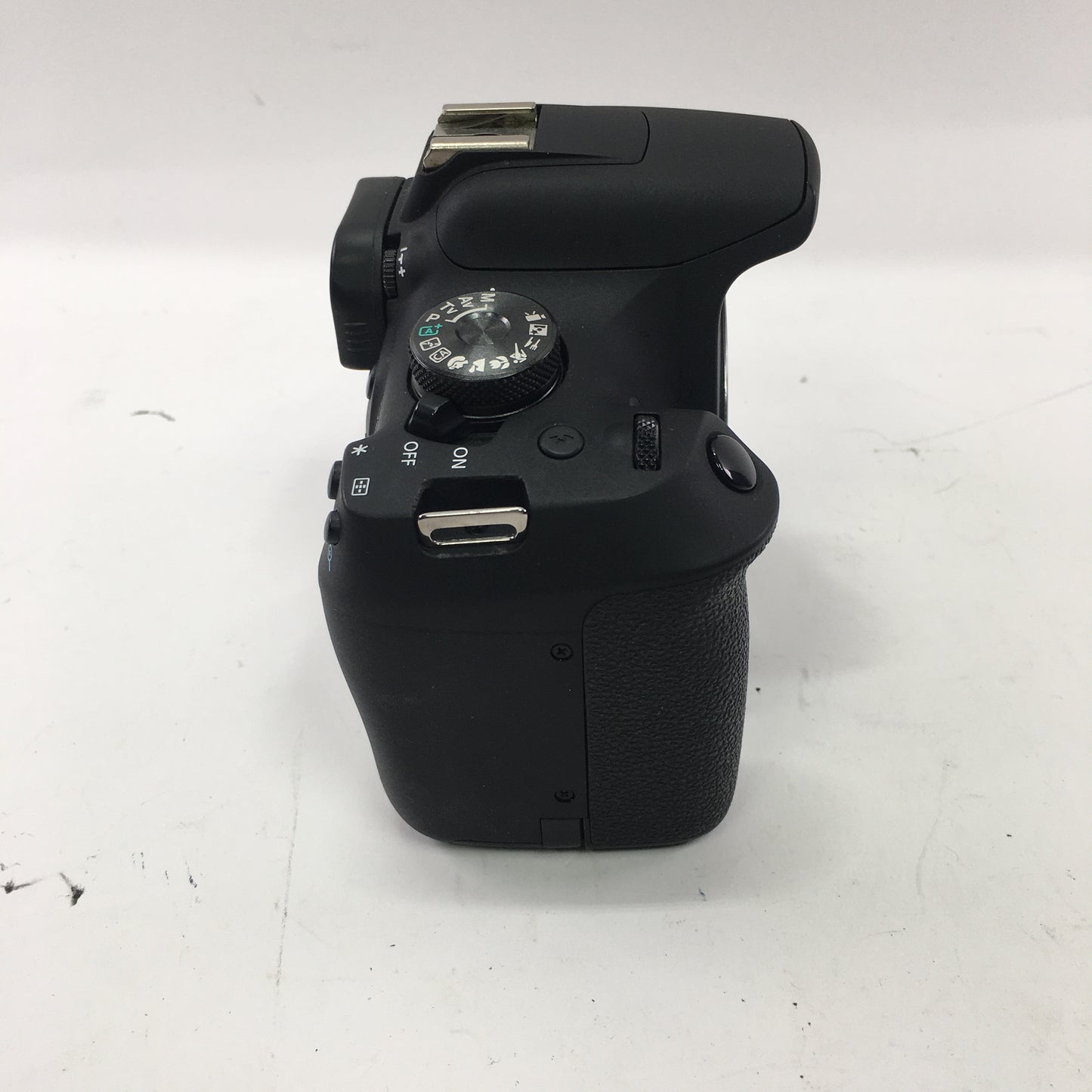 Broken Canon EOS 2000D 24MP Digital SLR DSLR Camera READ