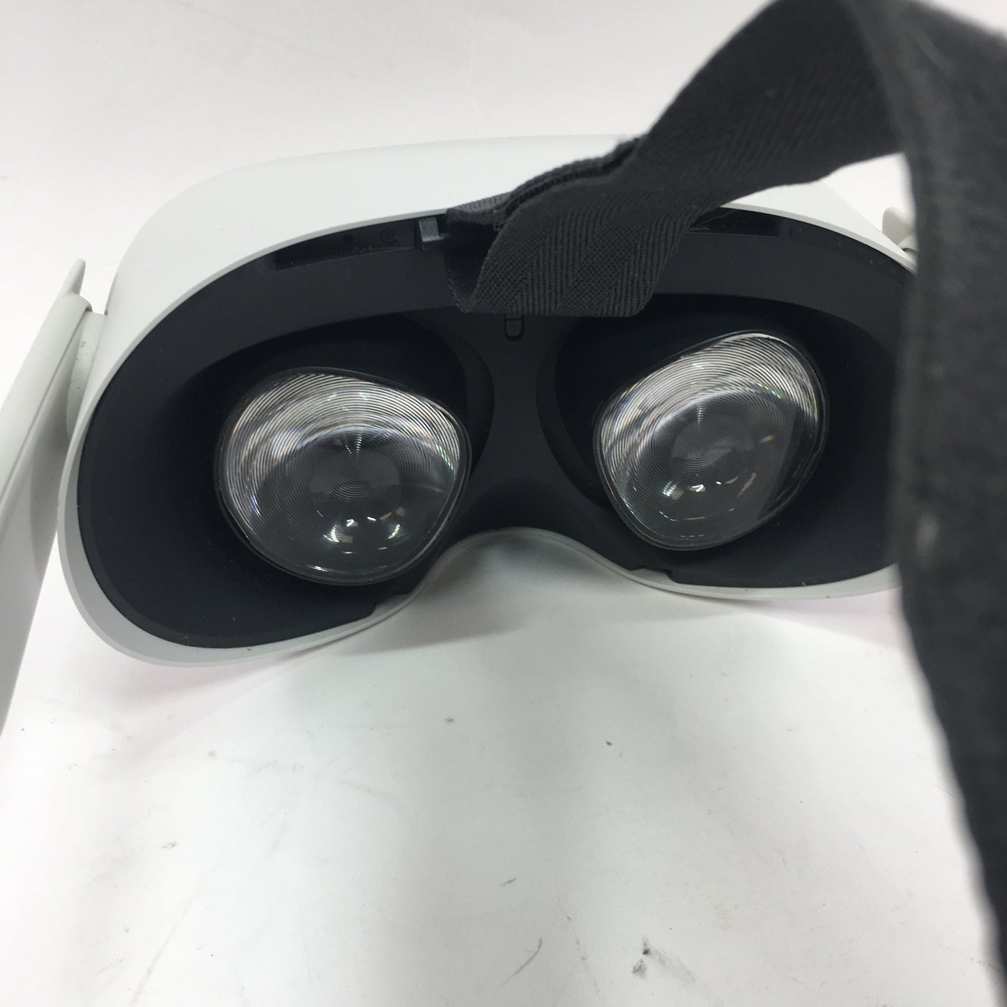 Broken Meta Quest 2 256GB Standalone All-in-One VR Headset As-Is for Parts