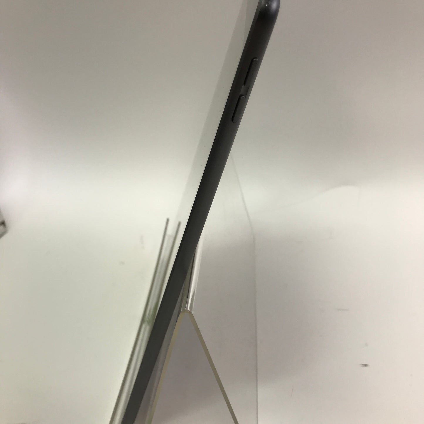 WiFi Only Apple iPad 8th Gen 32GB Space gray MYL92LL/A