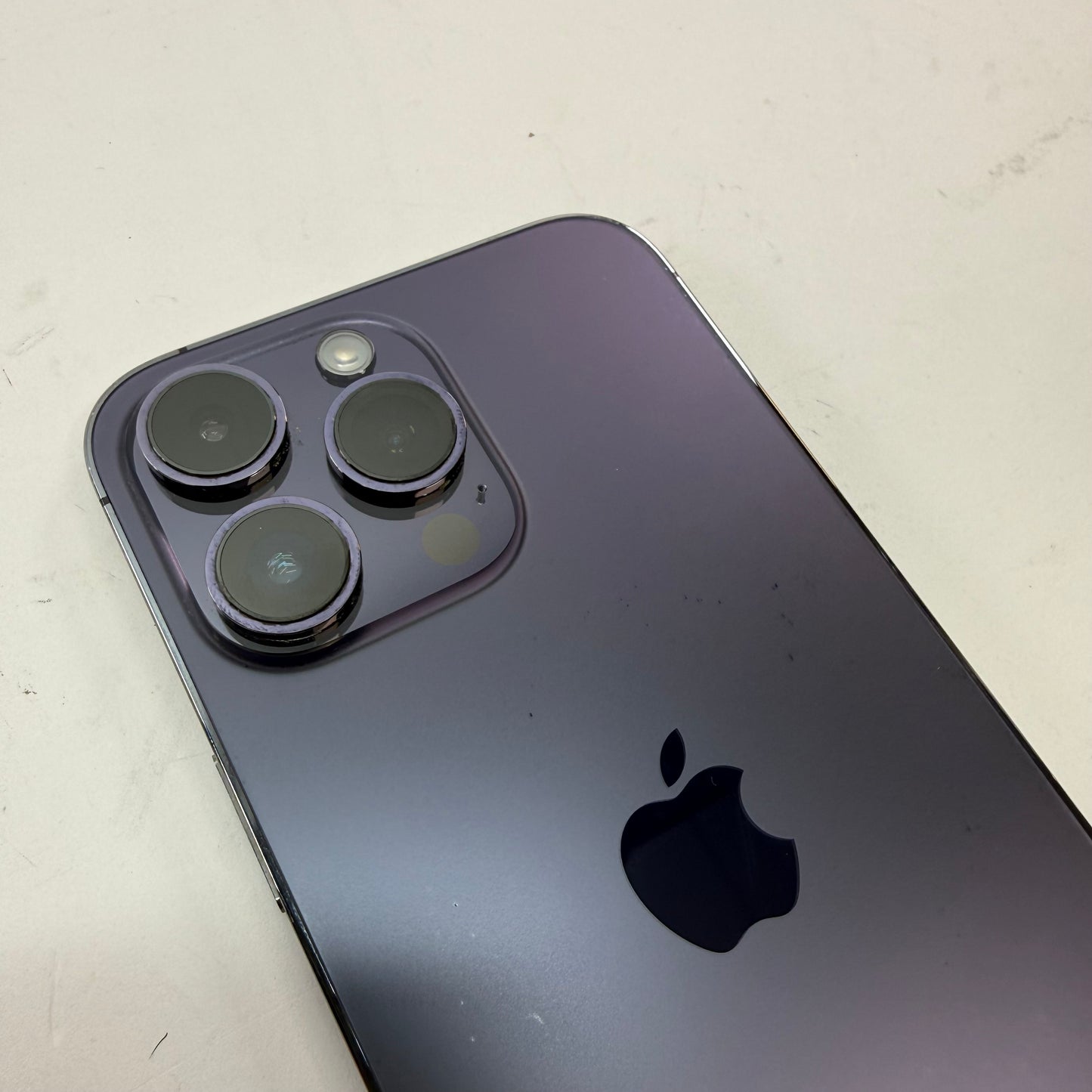 Unlocked Apple iPhone 14 Pro Max 1TB 17.4.1 Deep purple MQ953LL/A