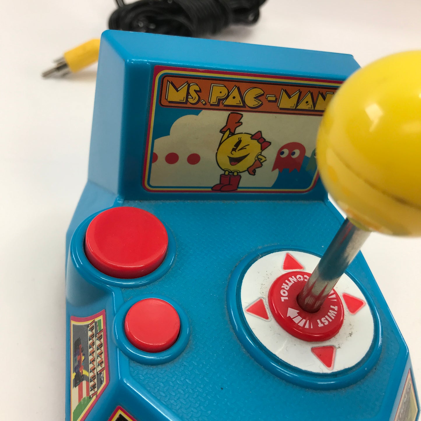 Ms. Pac-Man (Plug'N'Play, 2004) Jakks Pacific Plug'n'Play