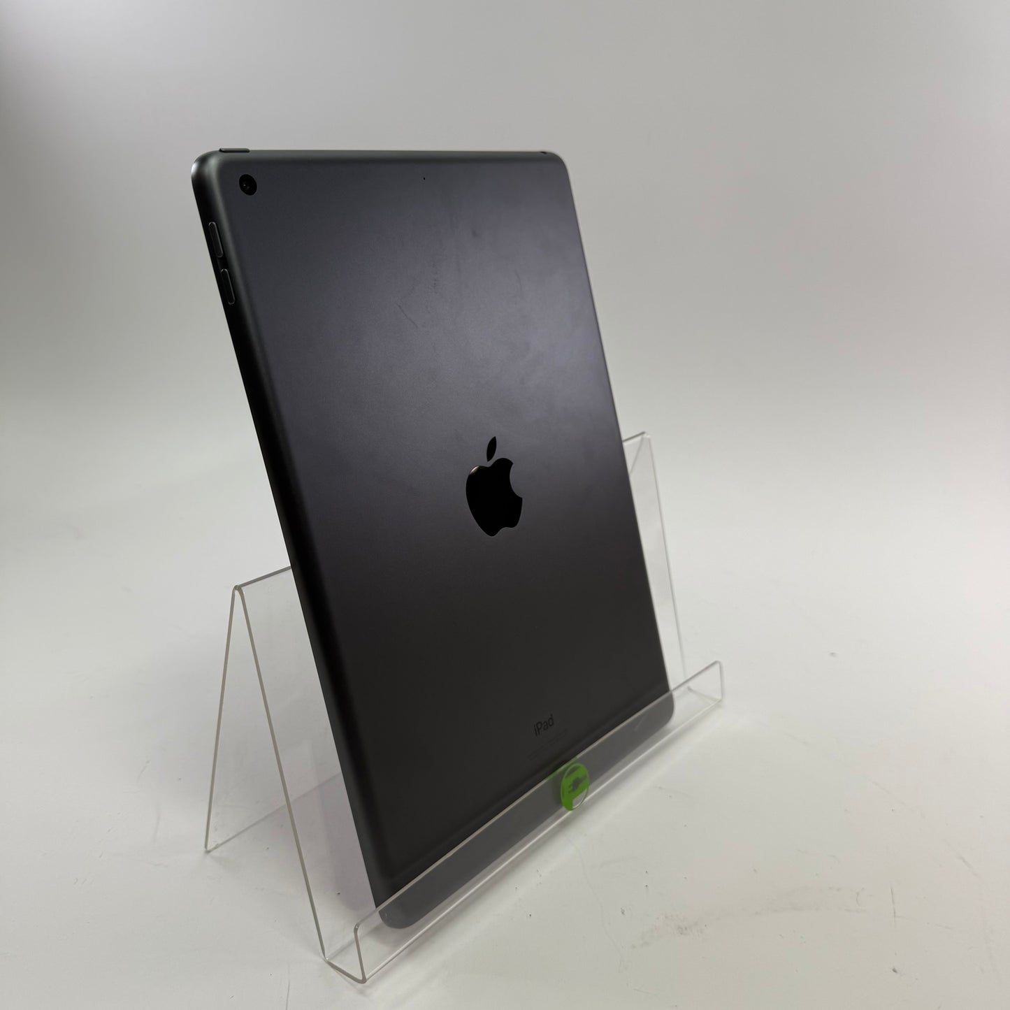 WiFi Only Apple iPad 9th Gen 64GB 18.6.2 Space gray MK2K3LL/A