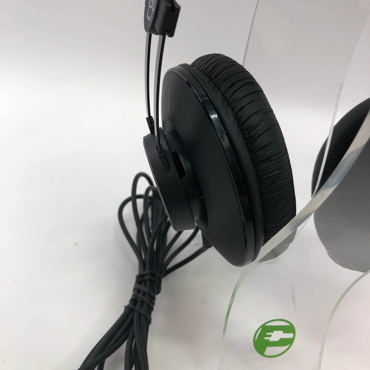 AKG K52 Professional Studio Headphone Black Tested and Working