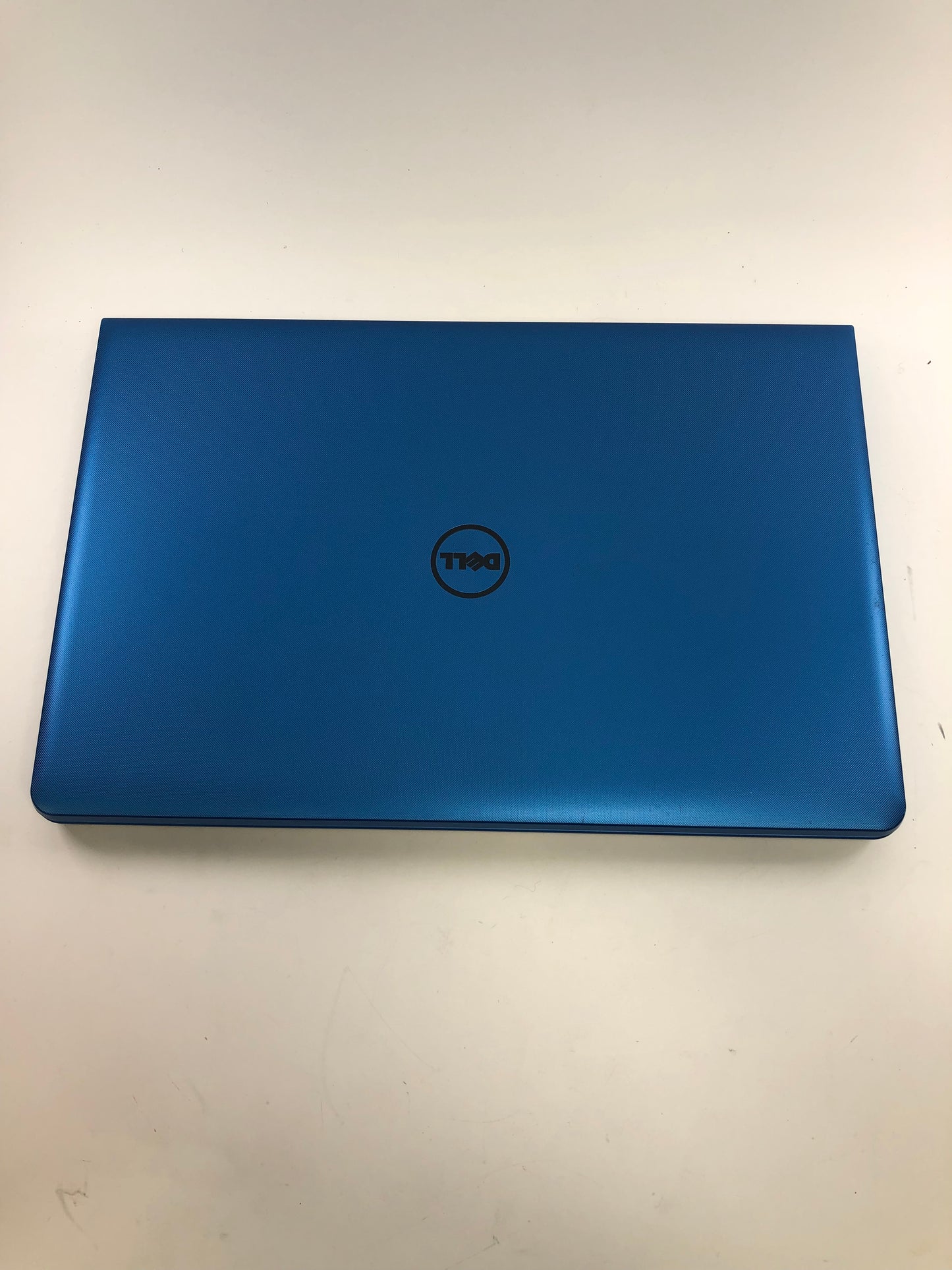 Dell Inspiron 5755 17.3" AMD A8-7410 2.2GHz, 8GB RAM, 1TB HDD, Radeon R5 - READ