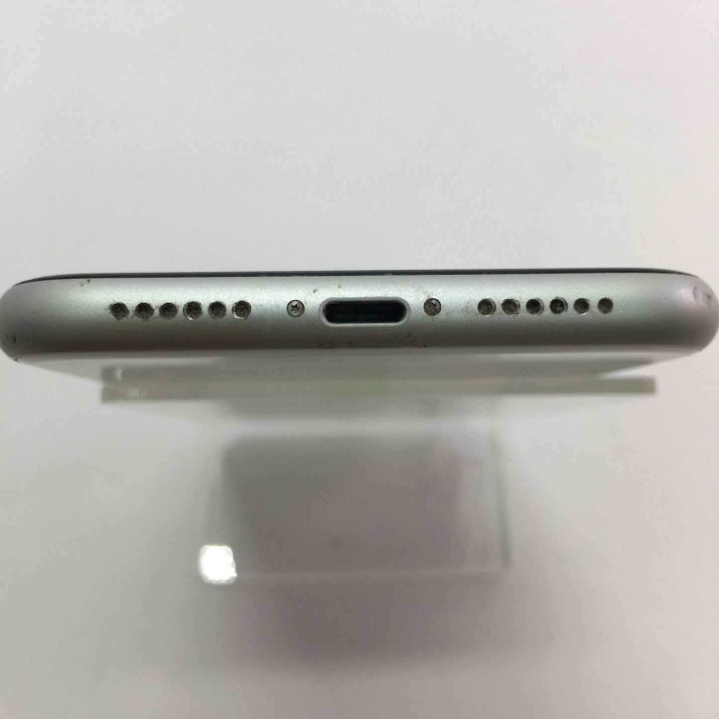 Broken Unlocked Apple iPhone 11 128GB 17.4.1 MT3U2LL/A Cracked Back