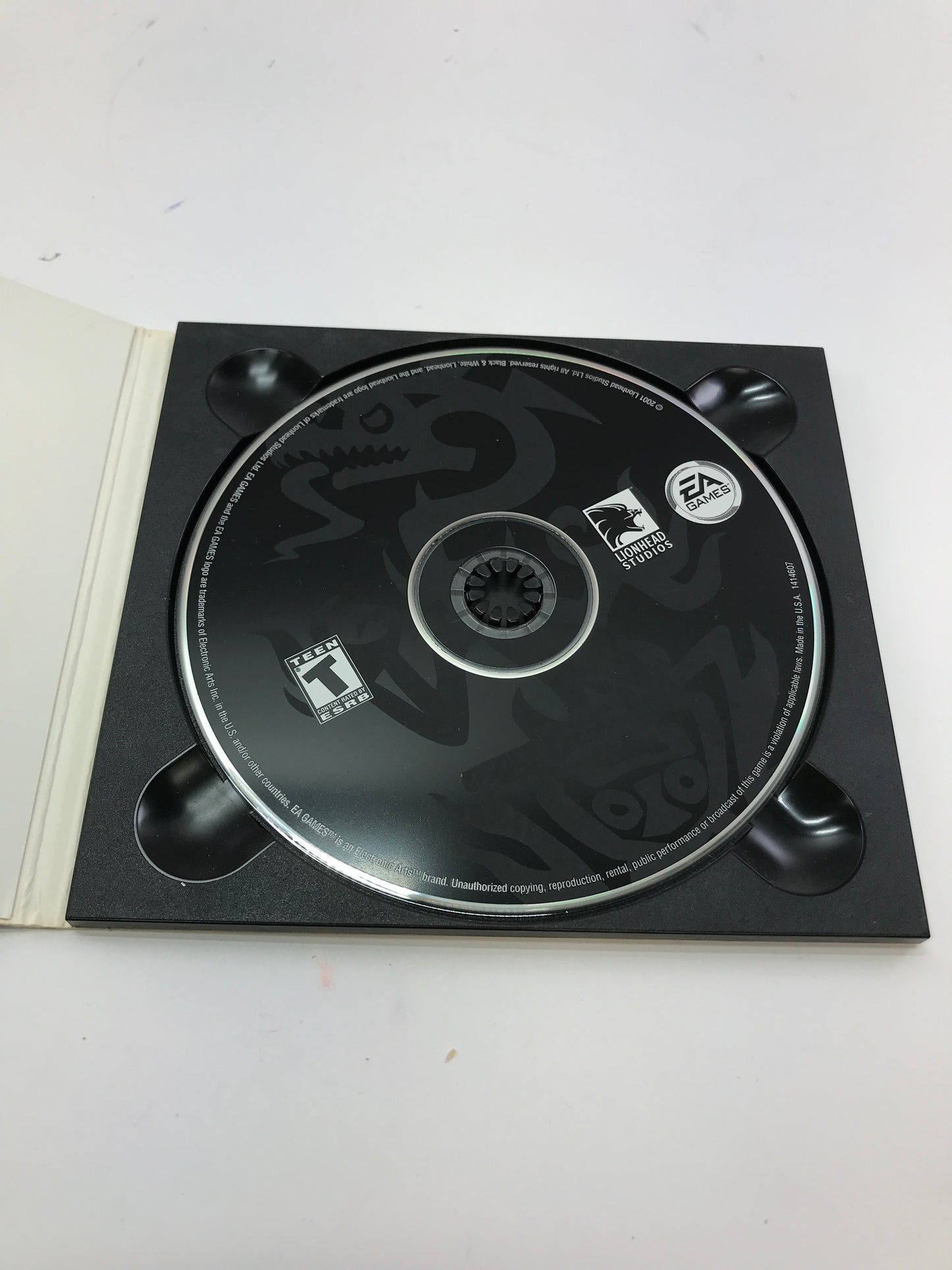 Black & White (PC, 2001) Complete in Original Box w/ Manual, CIB