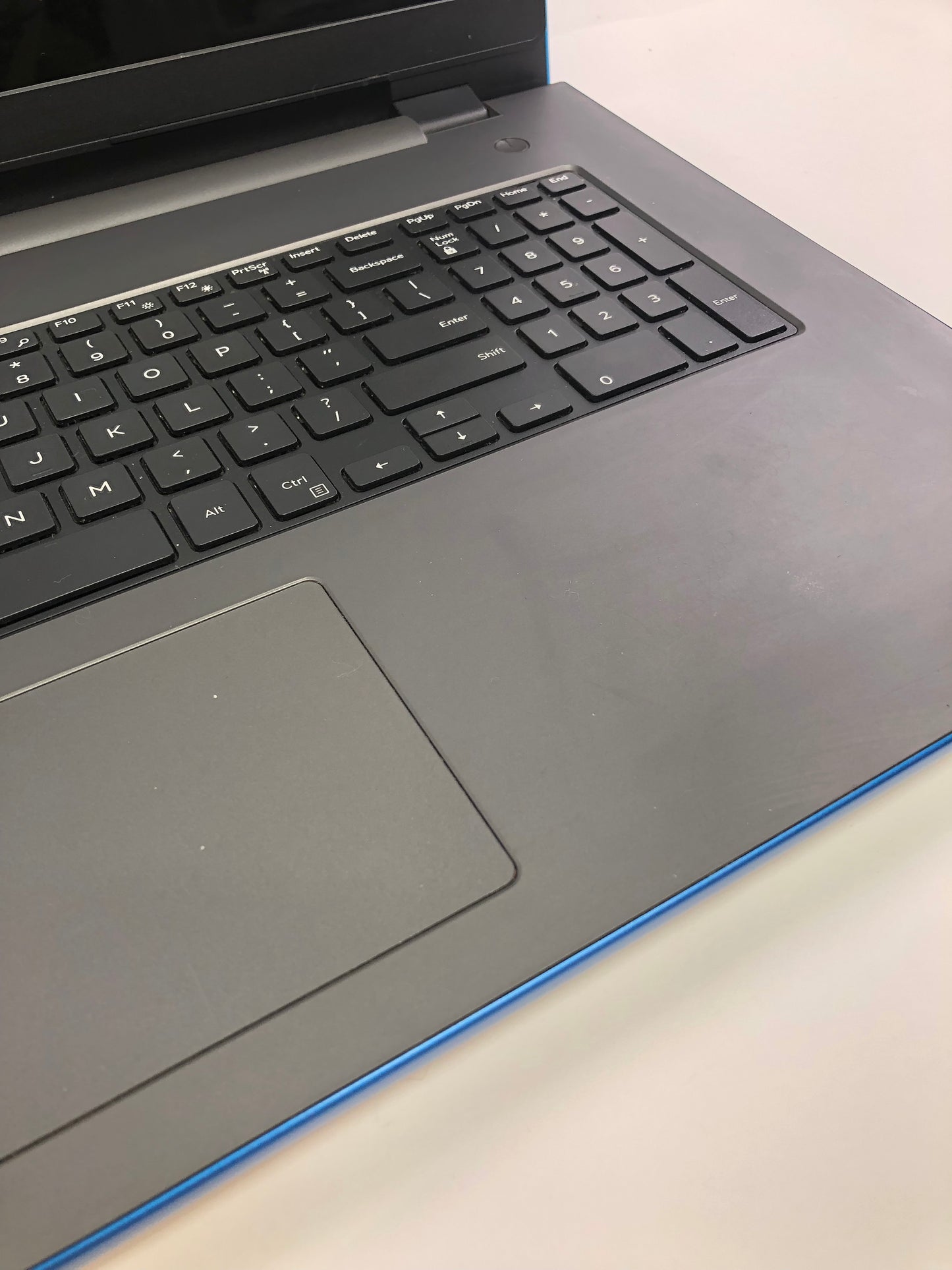 Dell Inspiron 5755 17.3" AMD A8-7410 2.2GHz, 8GB RAM, 1TB HDD, Radeon R5 - READ