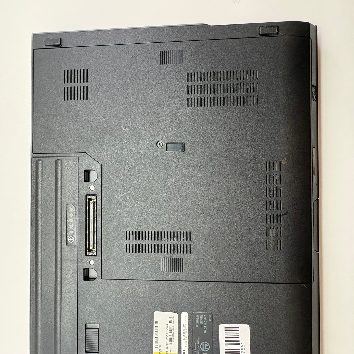 Broken Dell Latitude E5500 Core 2 Duo 1.8GHz 2GB RAM NO HDD PARTS ONLY