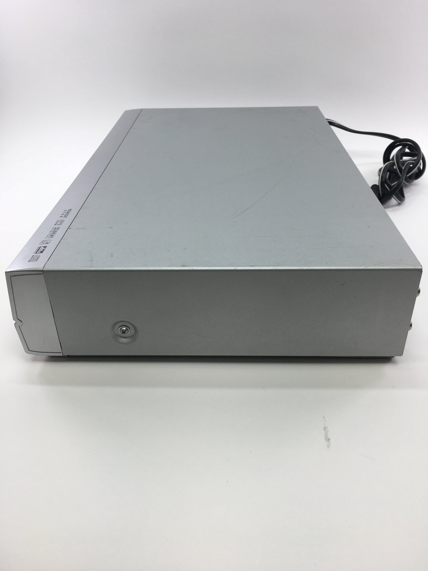 Insignia DVD040924 DVD Player/Video Cassette Player 3850R-Z666E