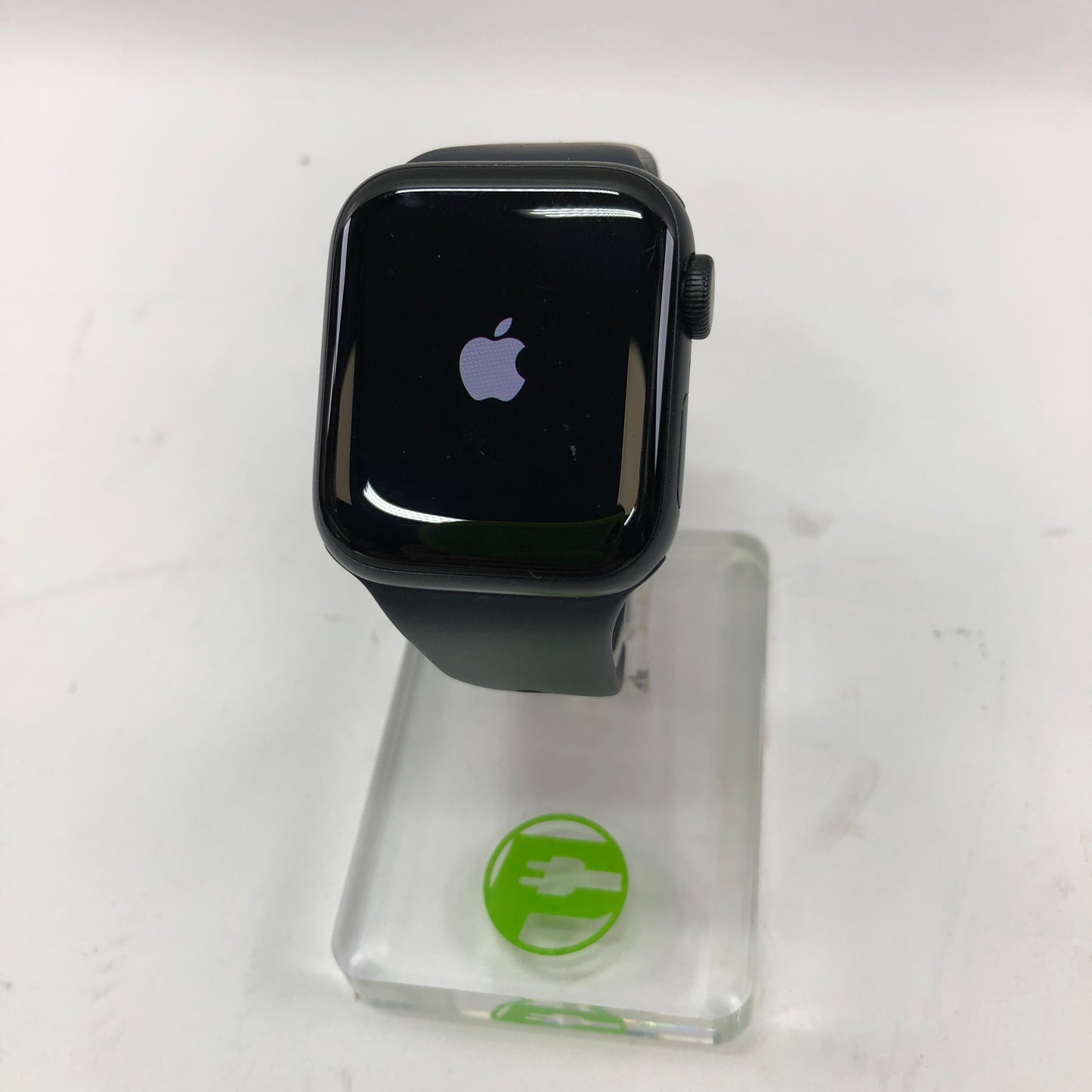 GPS Only Apple Watch SE 2nd Gen 40MM Black Aluminum Midnight Sport Band A2722