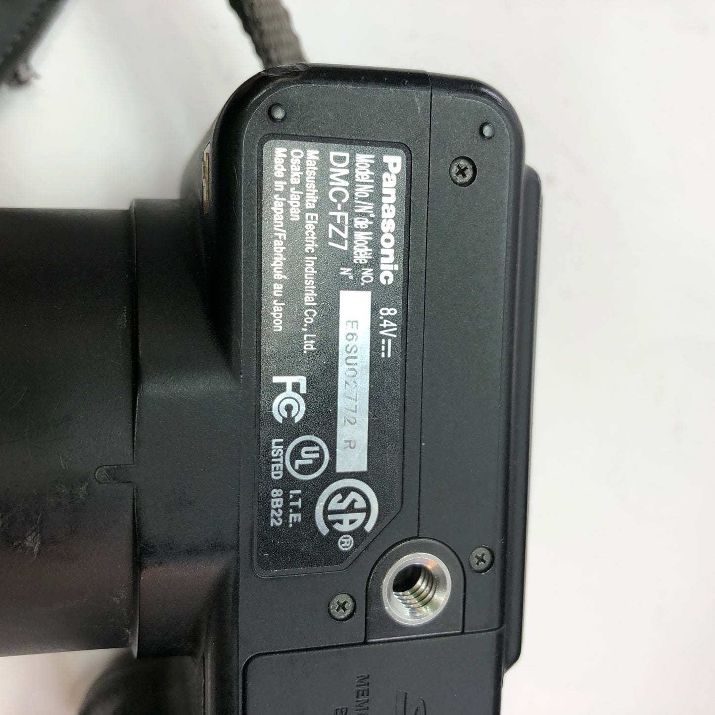 Panasonic dmc-fz7 12.1MP Digital Camera w OEM Battery Charger and Carrying Case