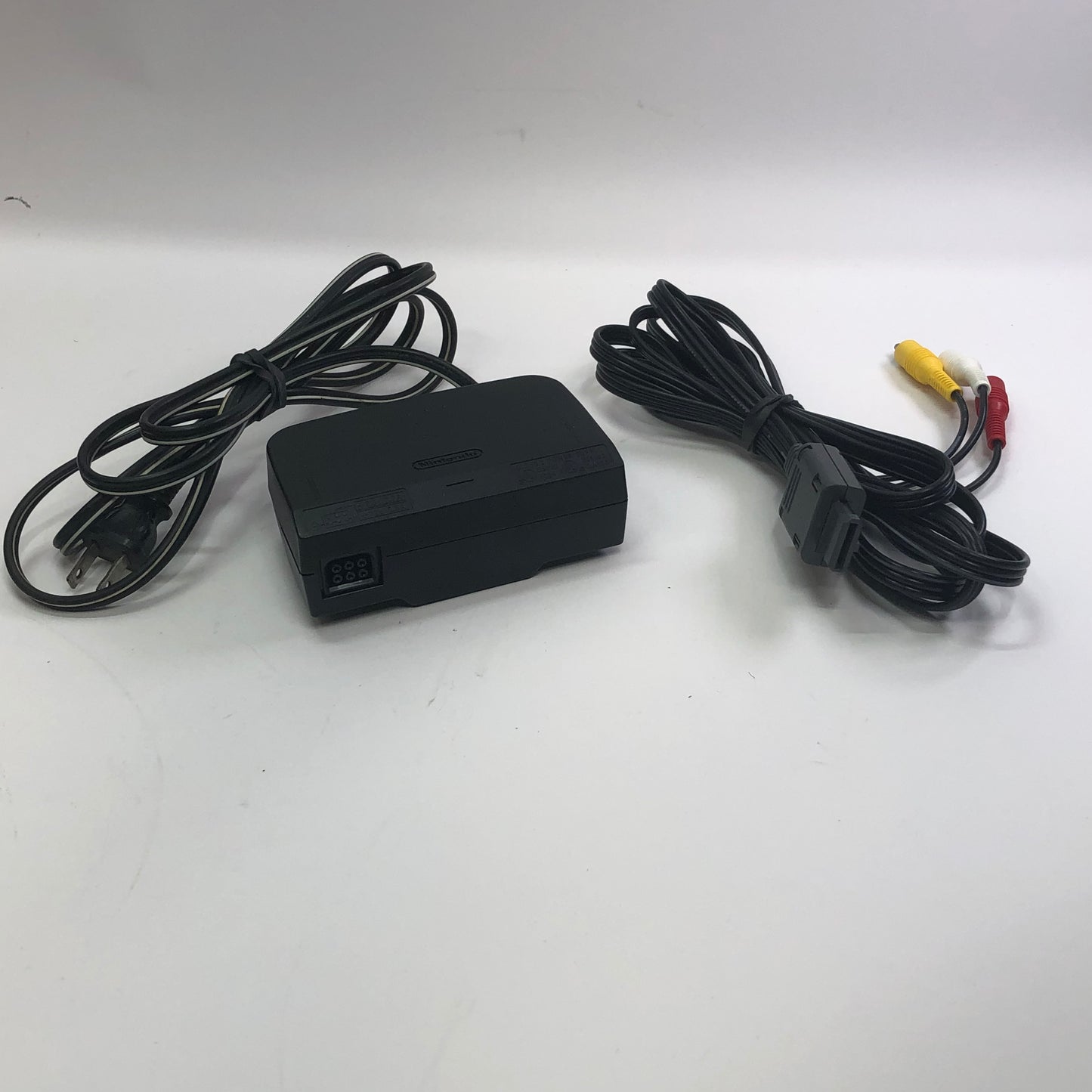 Nintendo 64 N64 Video Game Console NUS-001 Black w/ Transfer Pak and 3 Games