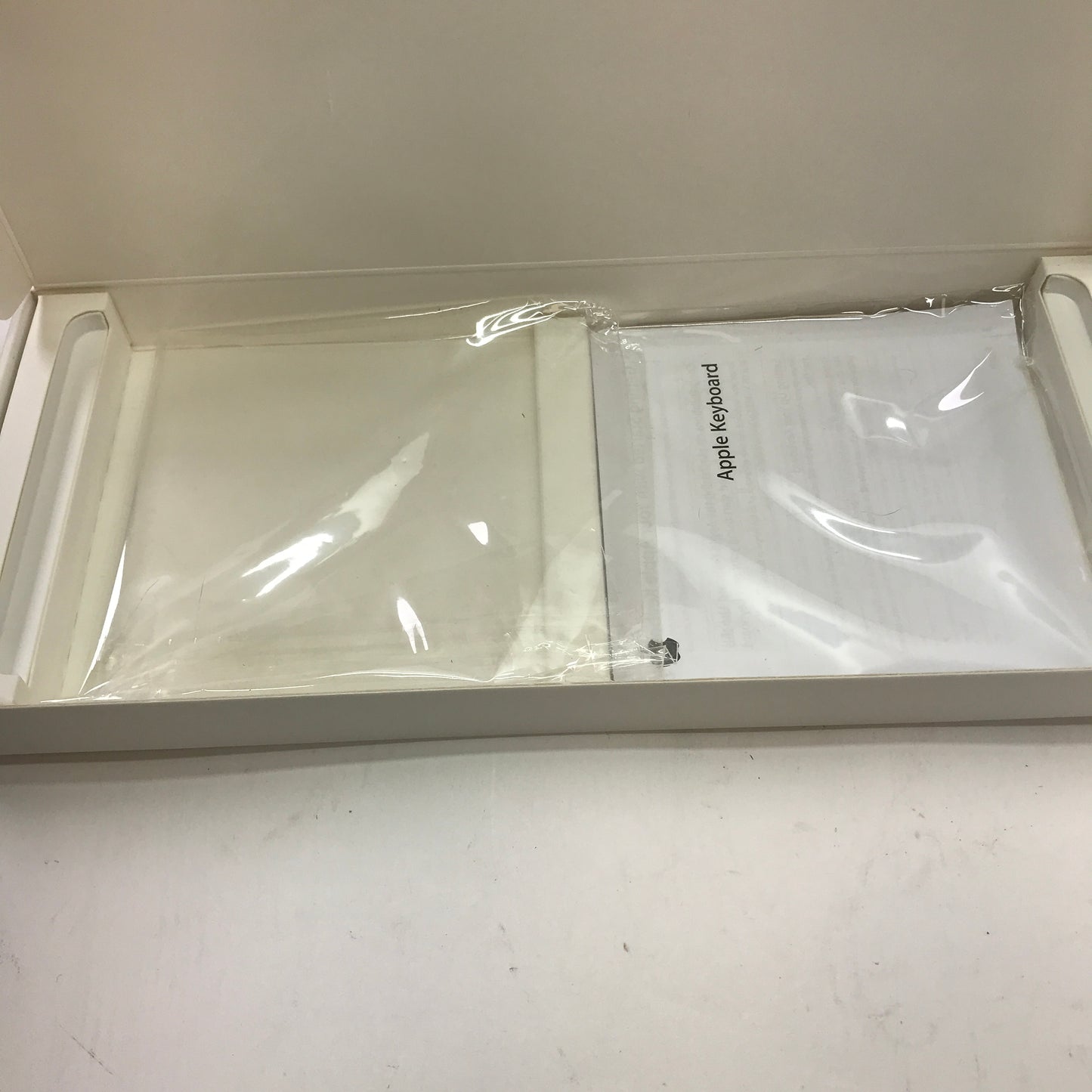 Apple Keyboard MB869LL/A Silver Tested and Working w Original Box