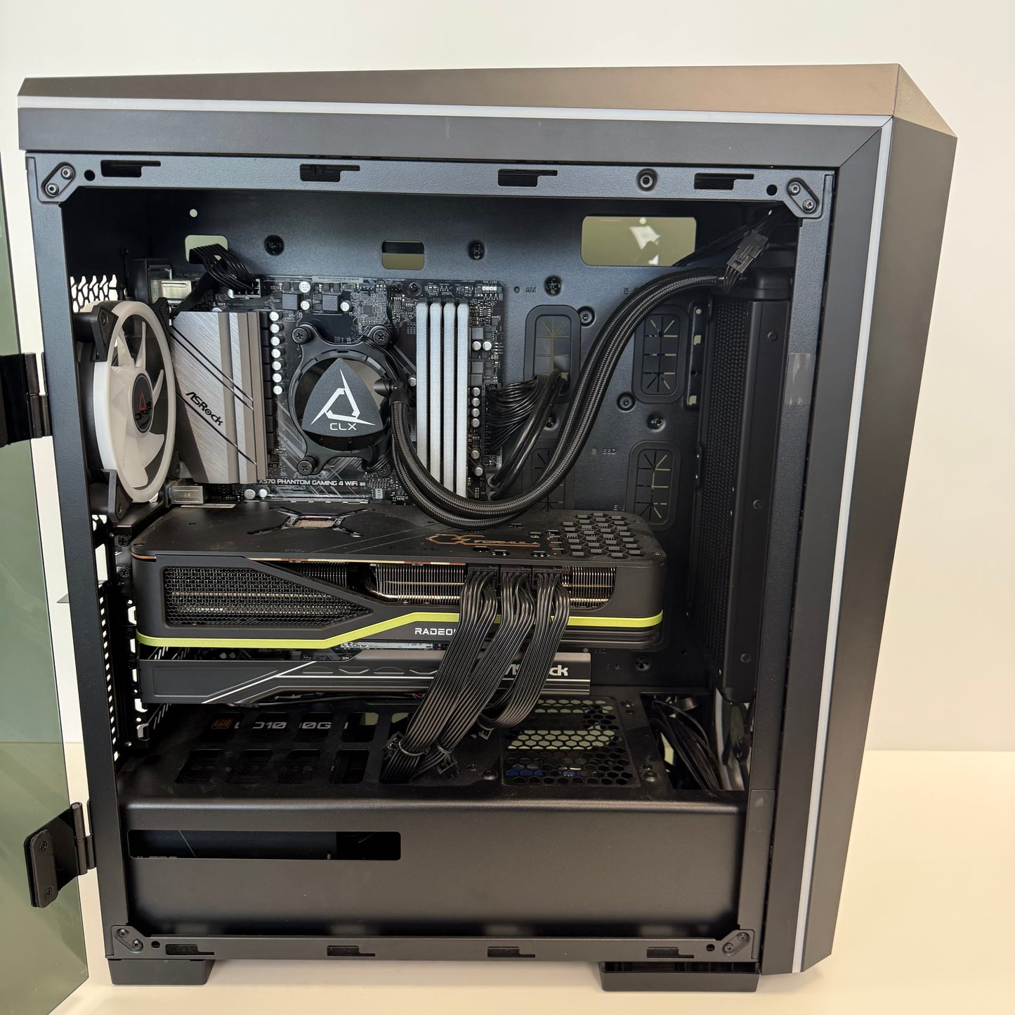 CLX Custom Gaming PC AMD Ryzen 9 5950X 64GB RAM & AMD Radeon RX 6950XT