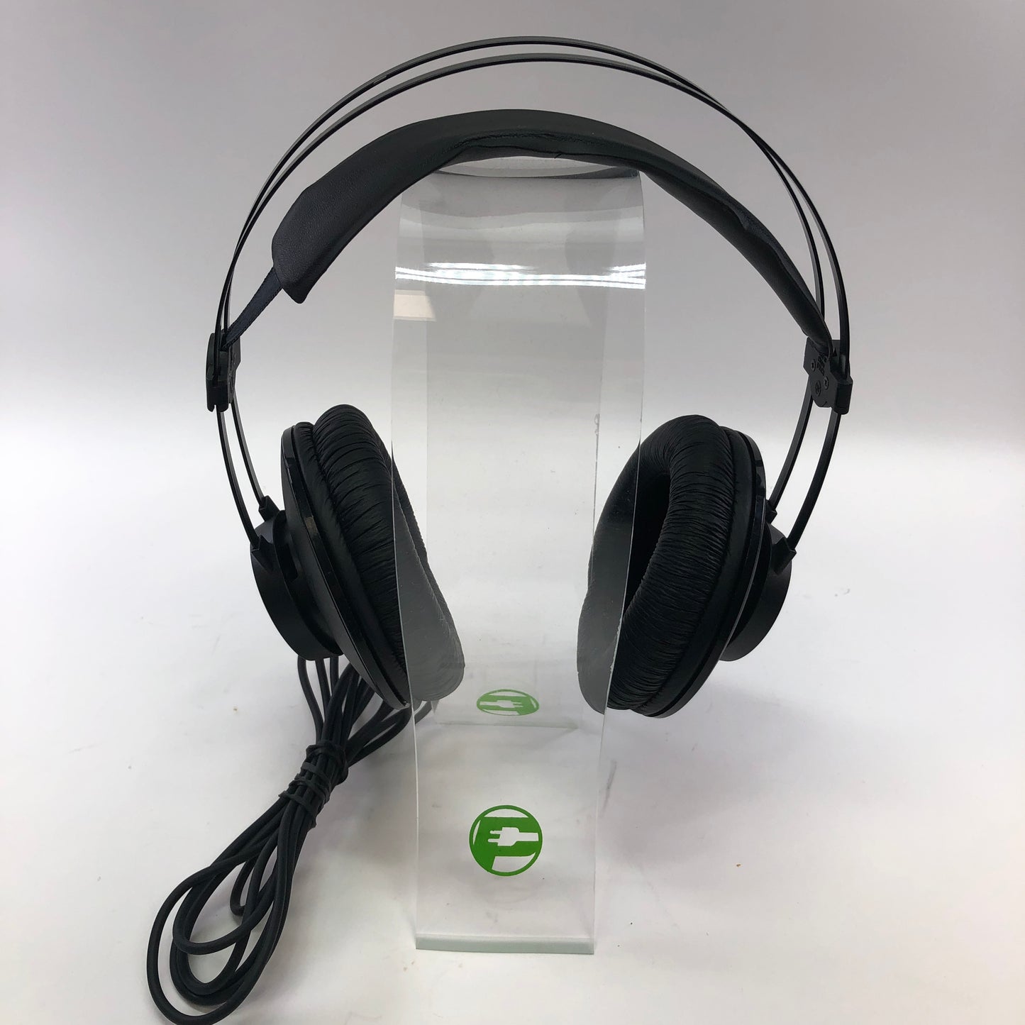 AKG K52 Professional Studio Headphone Black Tested and Working