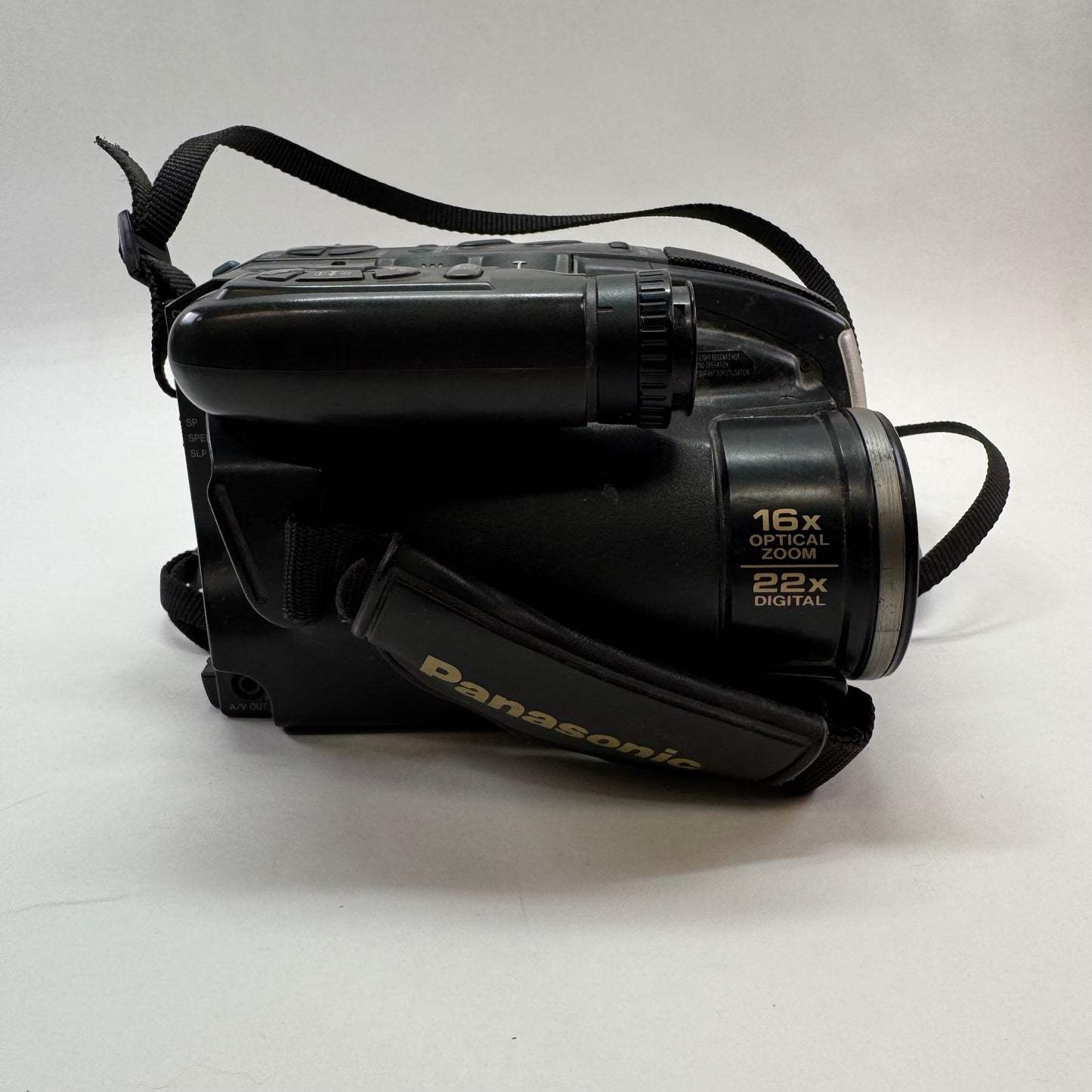 Panasonic Palmsight PV-L657 VHS-C Palmcorder Camcorder