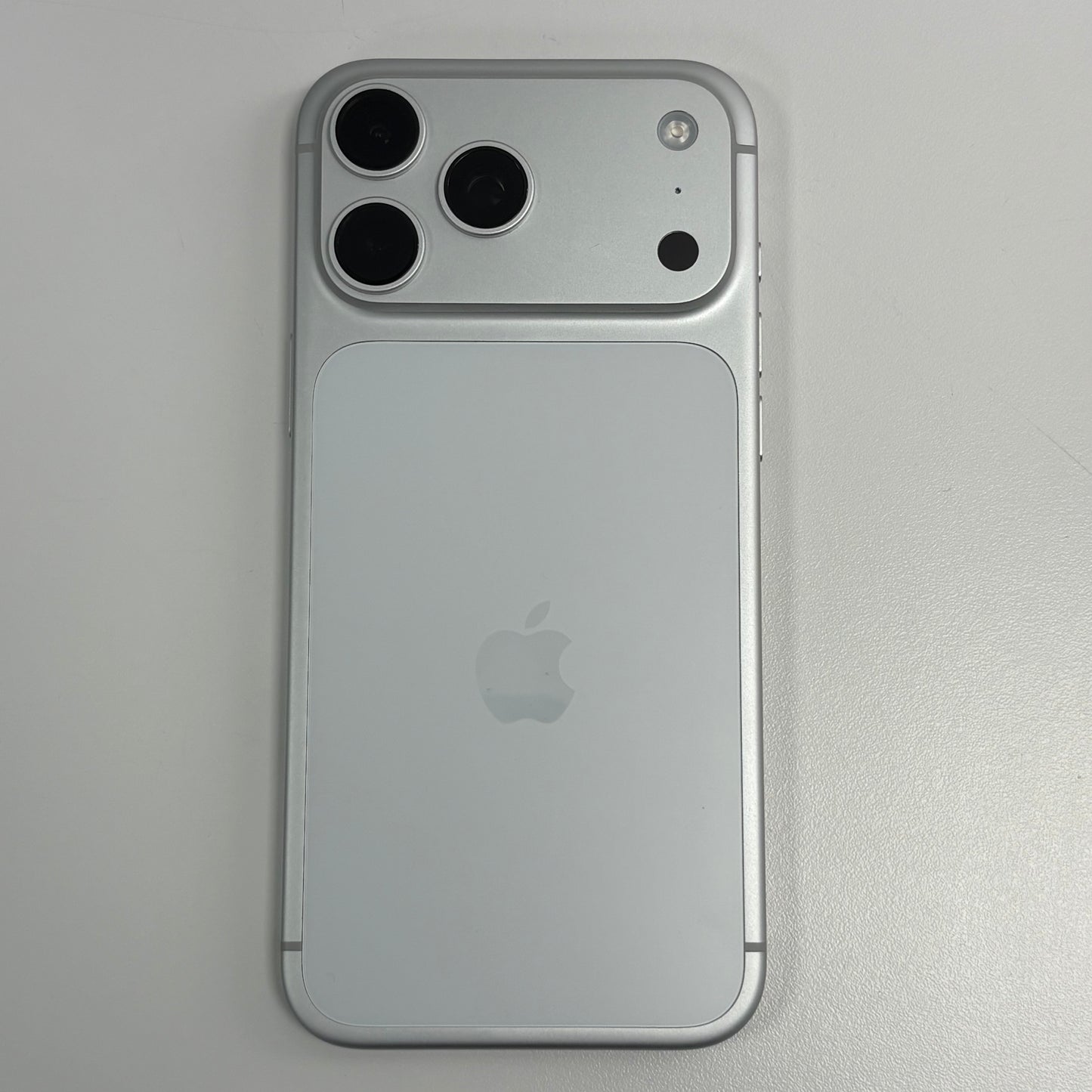 Factory Unlocked Apple iPhone 17 Pro Max 512GB Silver MFXK4LL/A