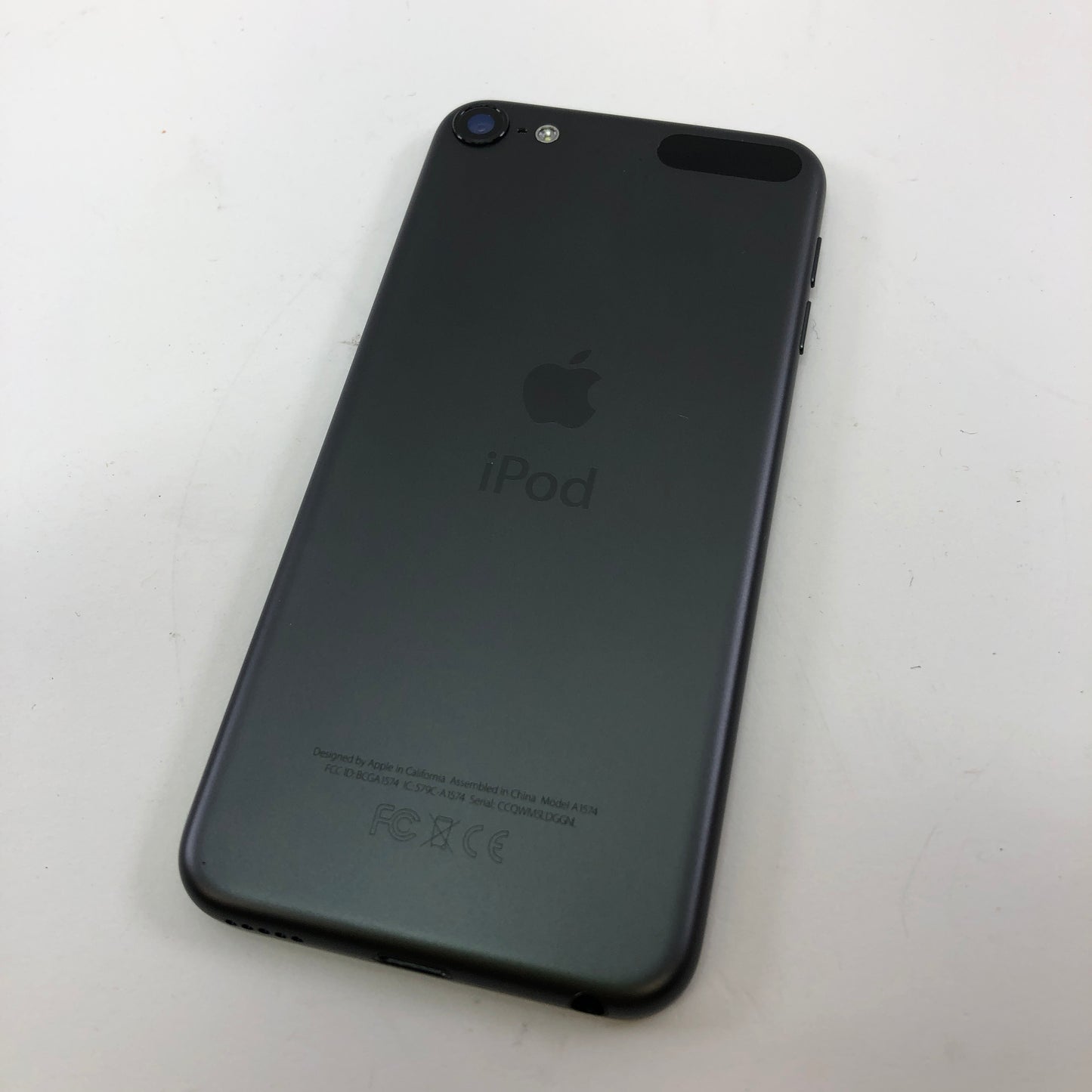 Apple iPod Touch 6th Gen 32GB Space Gray MKJ02LL/A With Box and EarPods