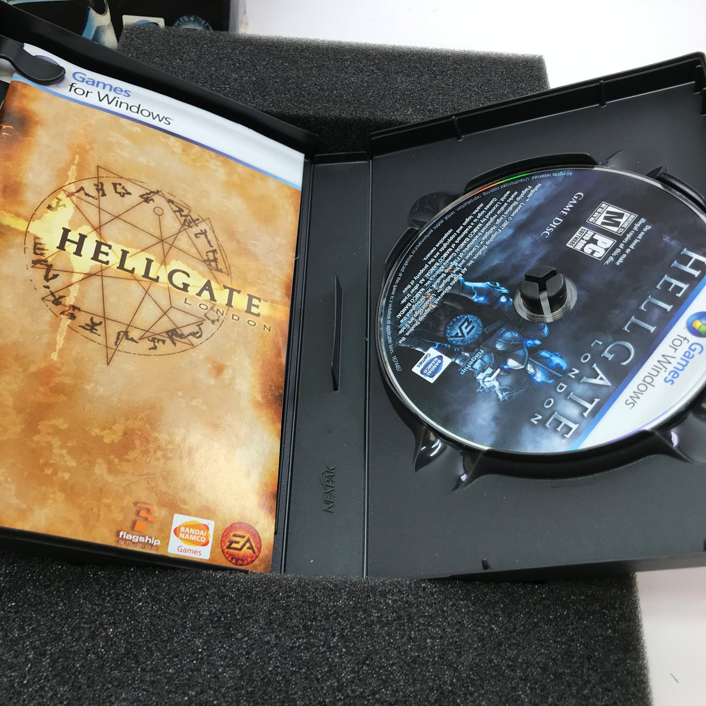 Hellgate: London [Collector's Edition] (PC, 2007) w Game Map and Manual