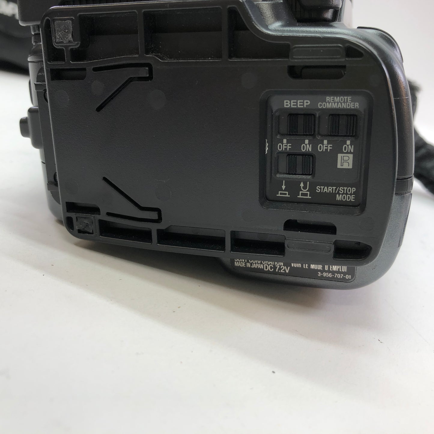 Sony Handycam Camcorder CCD-SC5 w/ Carrying Bag and Original Manuals
