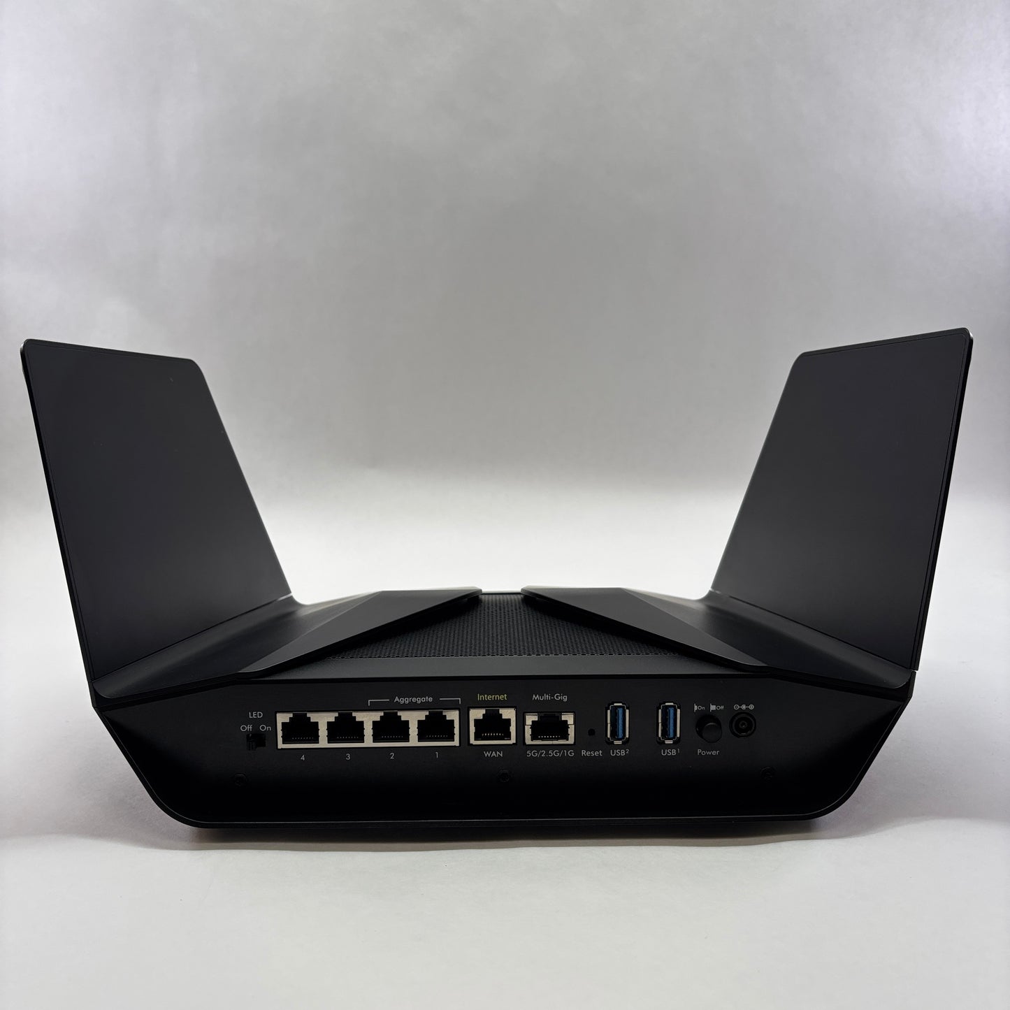 NETGEAR Nighthawk AX Dual Band WiFi 6 RAX120-100NAS AX6000