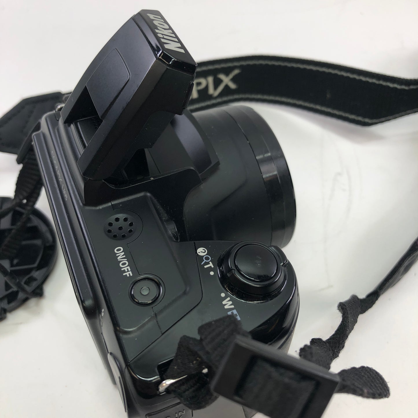 Nikon COOLPIX L105 Digital Camera 15x Wide Zoom VR Tested and Working
