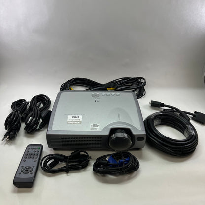 Hitachi ED-X3280AT LCD Projector