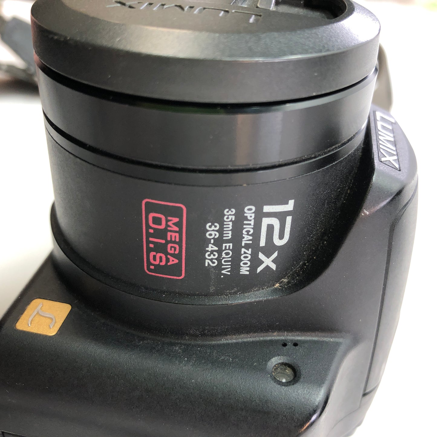 Panasonic dmc-fz7 12.1MP Digital Camera w OEM Battery Charger and Carrying Case