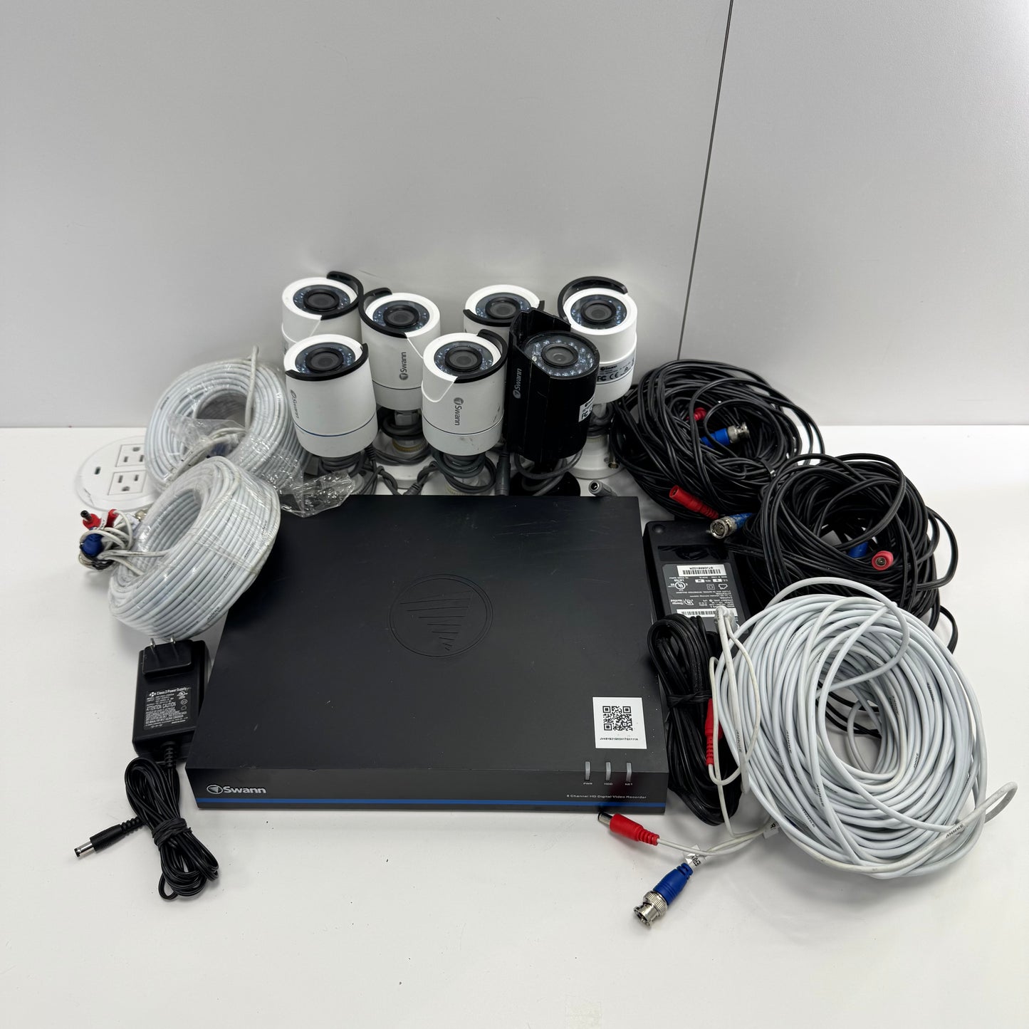 Swan PRO-T890  1080p Security Cameras SRDVR-88075H