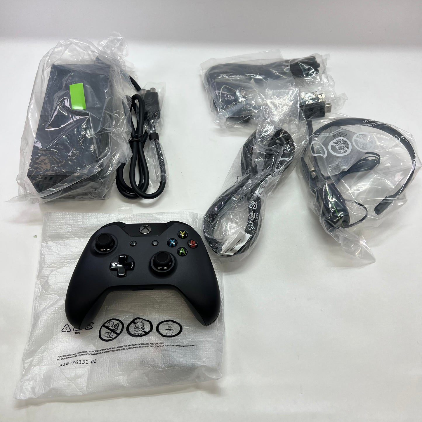 New Microsoft Xbox One 500GB Console Gaming System Black 1540