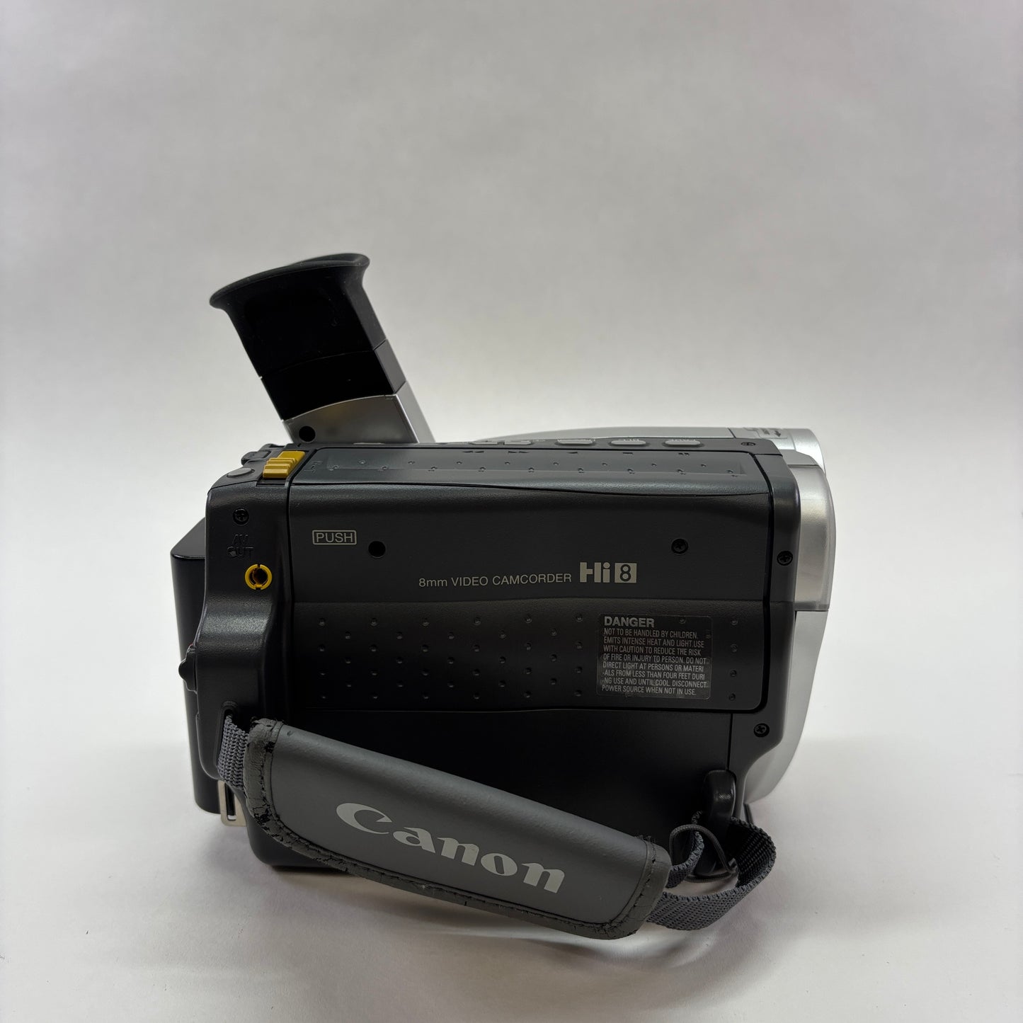 Canon ES8600 0.27MP Hi8 Analog camcorder