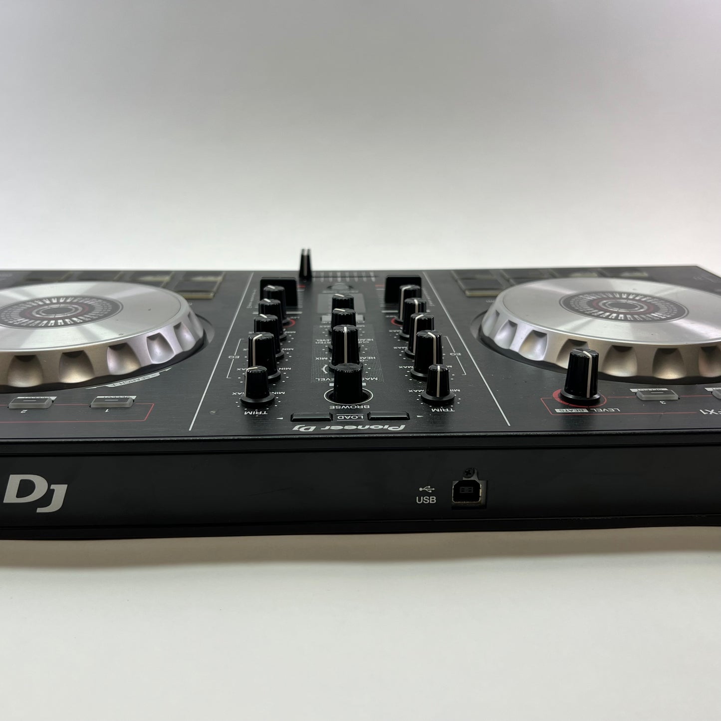 Pioneer DJ DDJ-SB2 2-Channel Dual Deck Controller