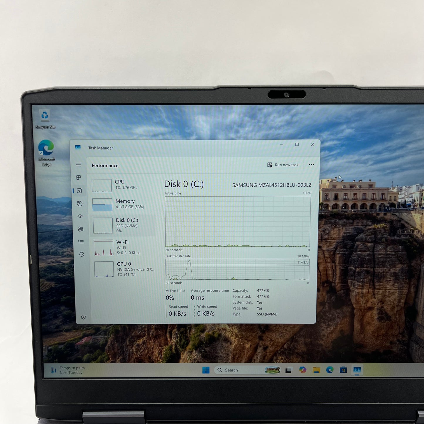Lenovo LOQ 15IRH8 15.6" i5-12450H 2.0GHz 8GB RAM 500GB SSD GeForce RTX 3050