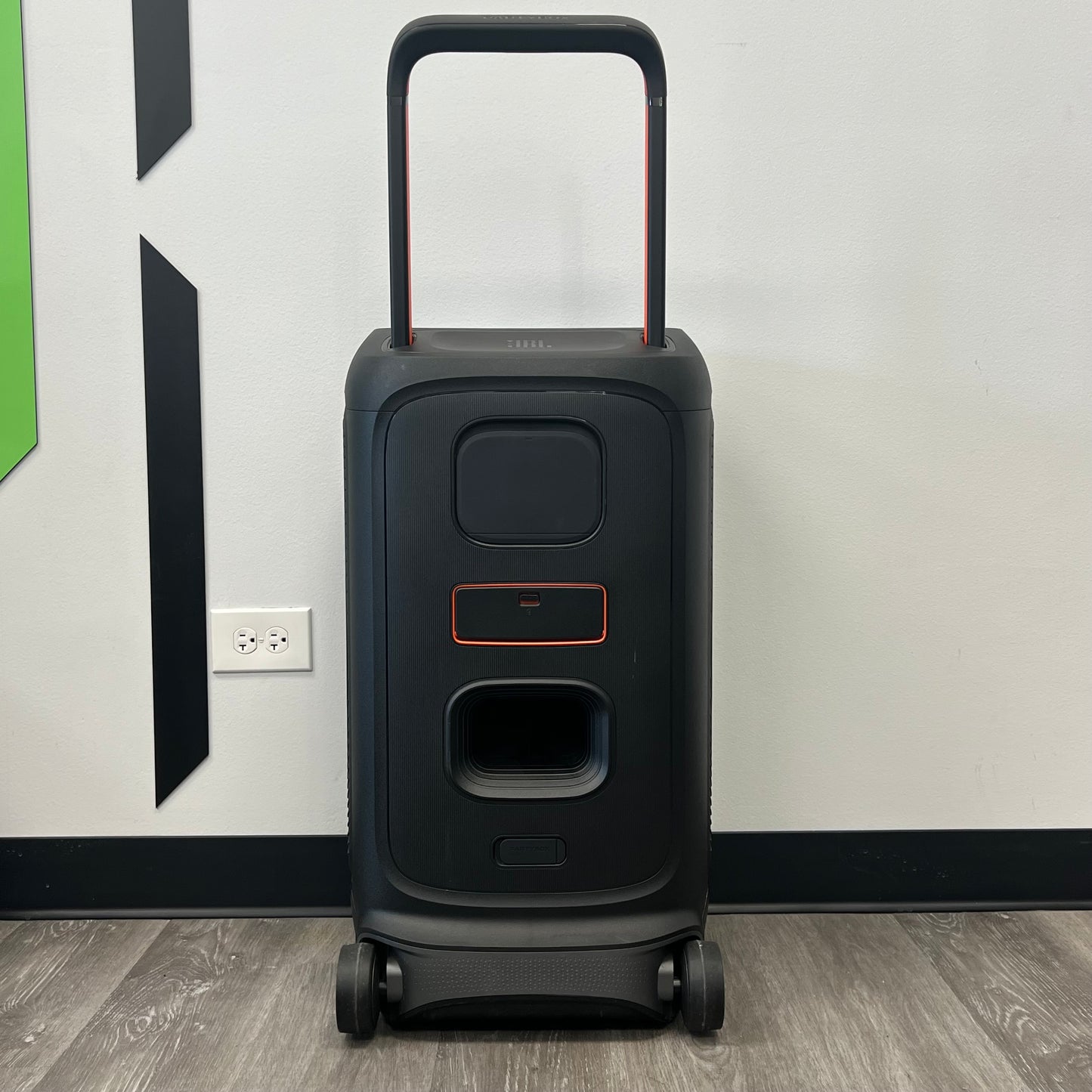 JBL 520 Party Box Portable Bluetooth Party Speaker Black N/A