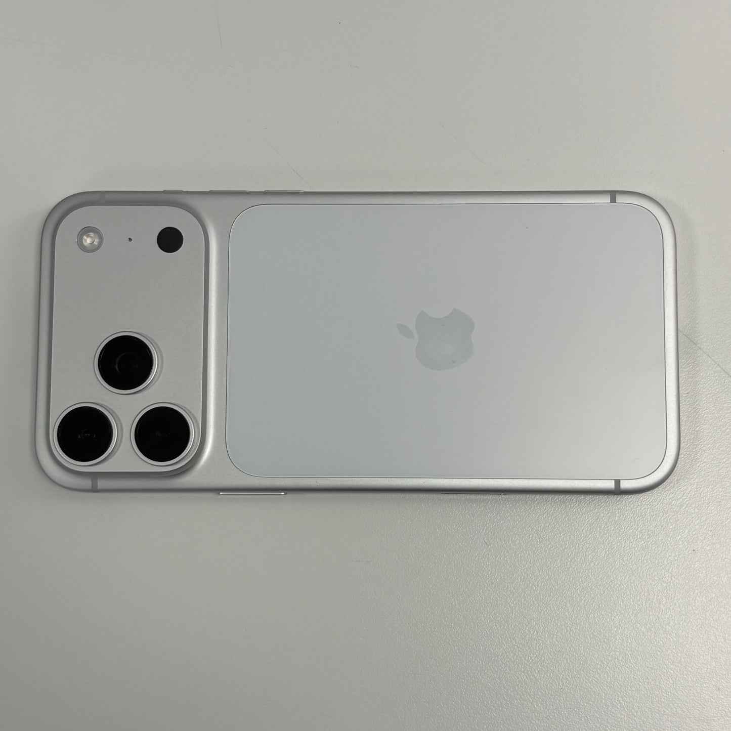 Factory Unlocked Apple iPhone 17 Pro Max 512GB Silver MFXK4LL/A
