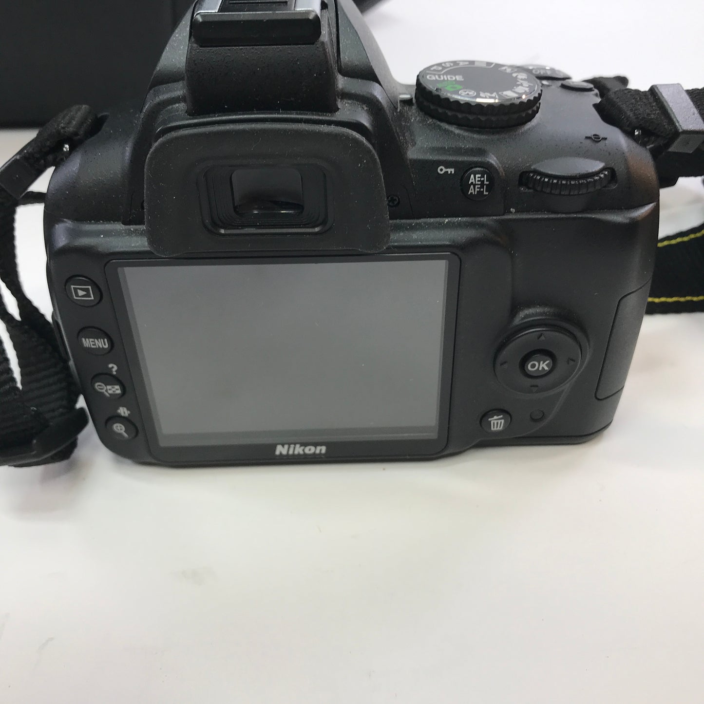 Nikon D3000 10.2MP DSLR Camera  w Carrying Bag Tested and Working