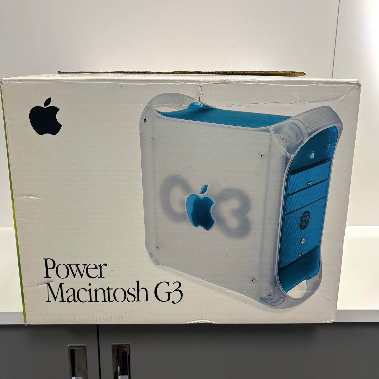 1998 Apple Power Macintosh G3 G3 300-MHz 64MB 6GB HDD Crystal Blue M5183 CIB