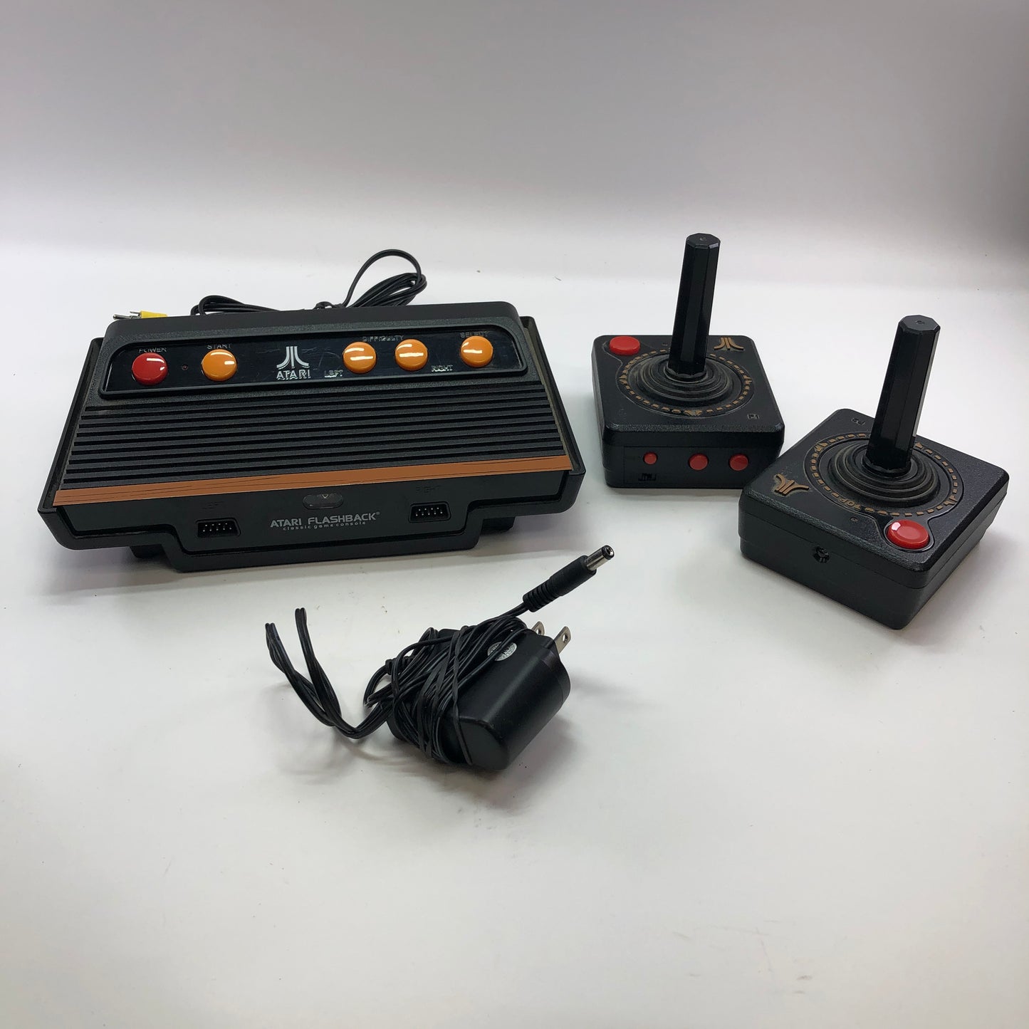 Atari Flashback 9 Classic Game Console  w 2 controllers and Power Cord