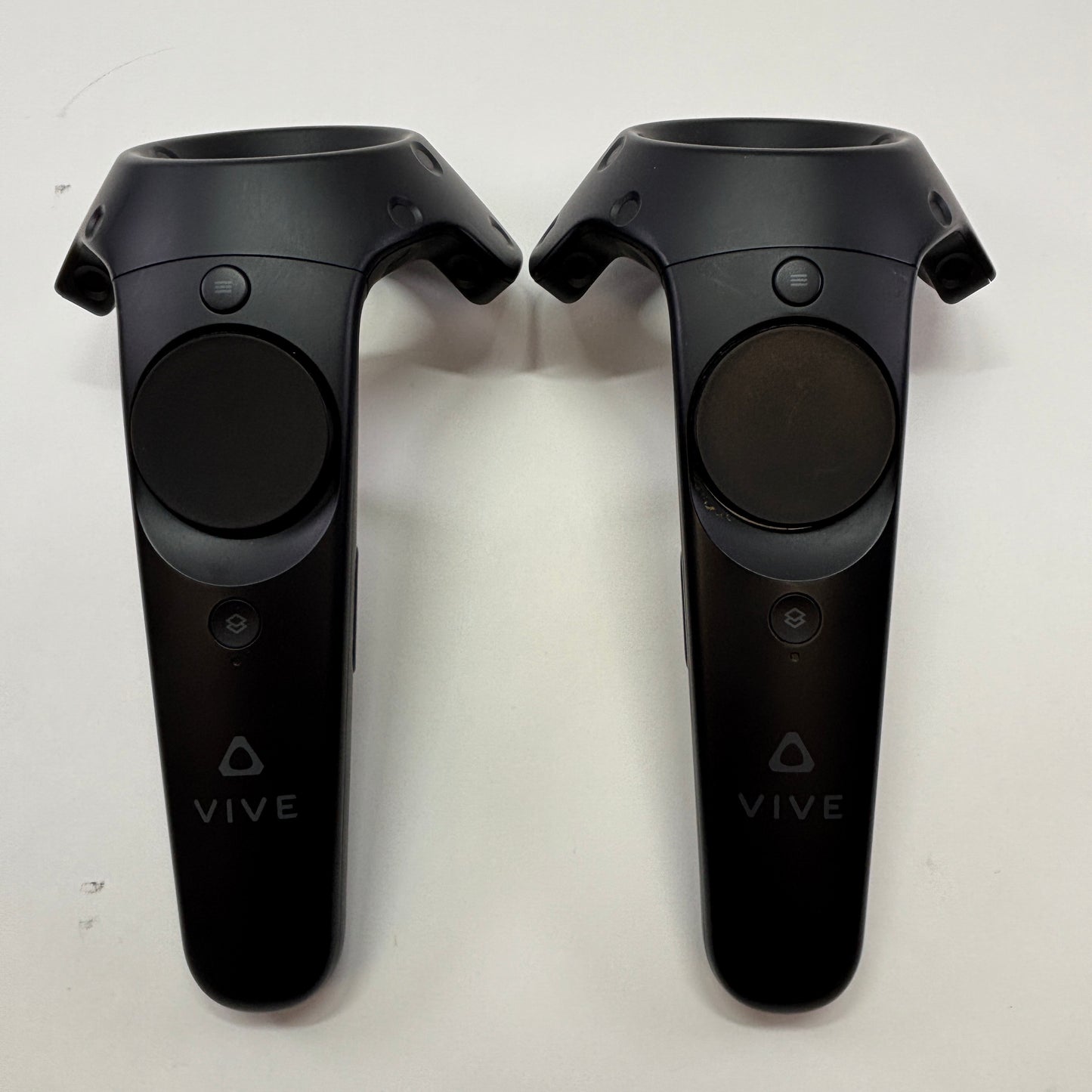 HTC VIVE Virtual Reality Basetations 1.0 and HTC VIVE Wand Controllers UNTESTED
