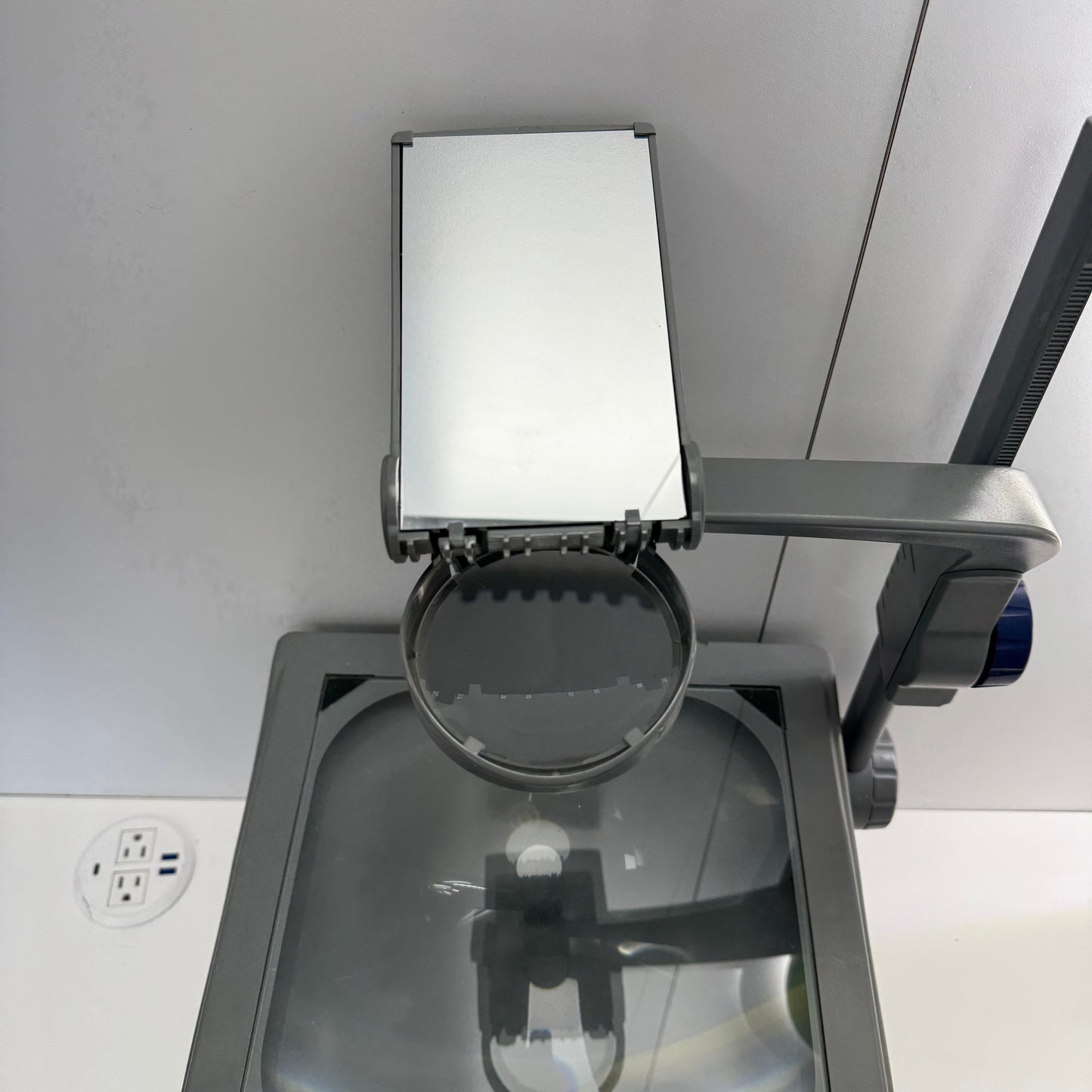 Apollo Horizon 2 2,000 Lumens Overhead Projector V16000