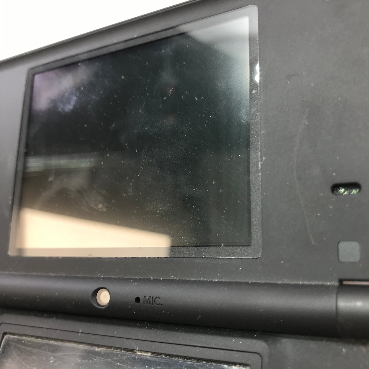 Broken Nintendo DSi DS Handheld Game Console Right Back Button Does Not Respond