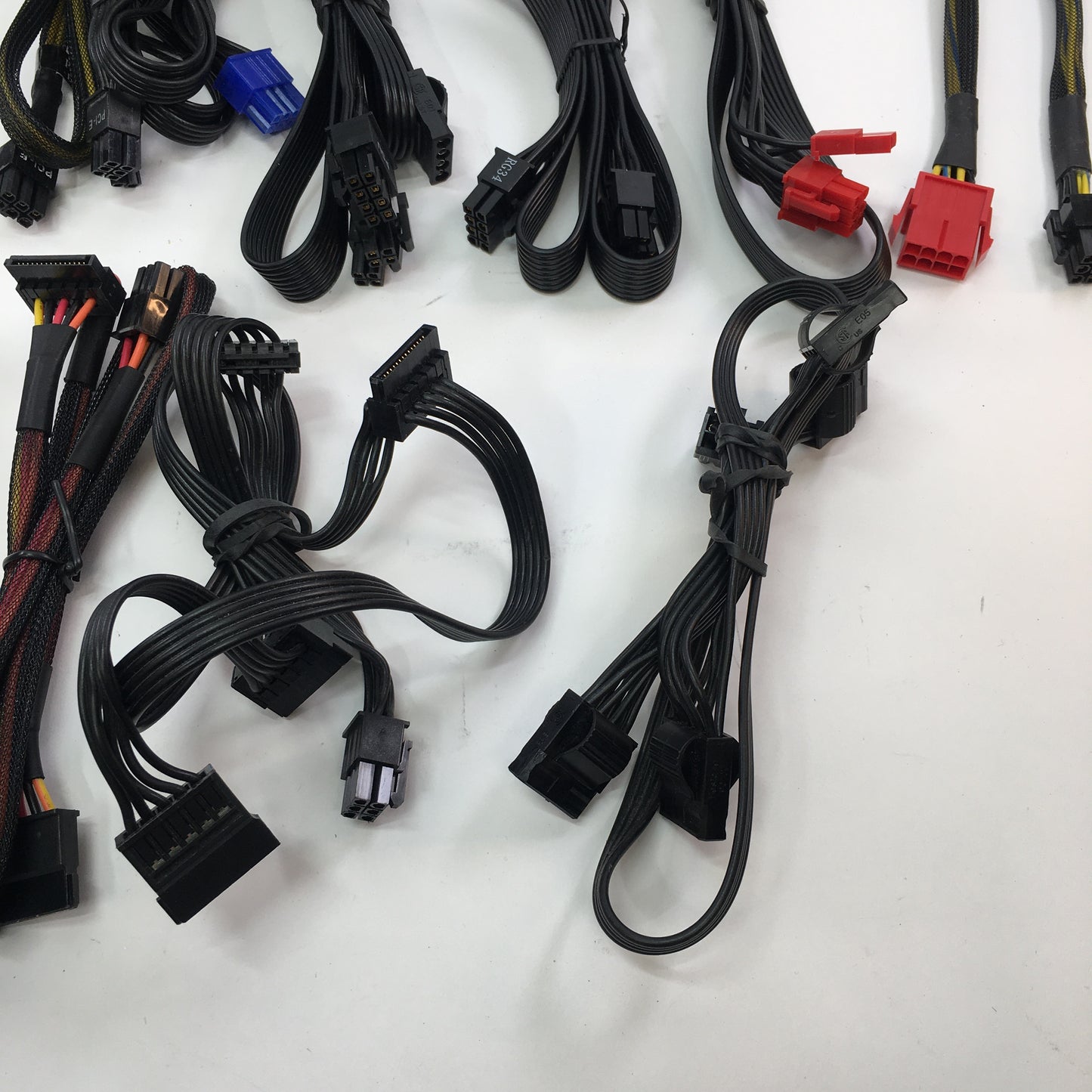 Modular Power Supply Cable for Custom Gaming PC w Cloth Case