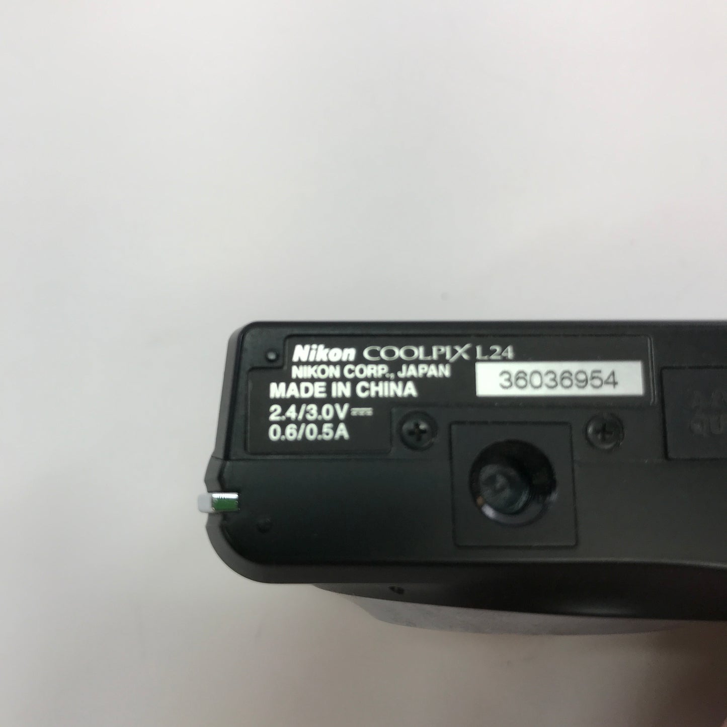 Lot of 7 Broken Digital Cameras [Nikon, Sony, Kodak and Minolta] No Power READ