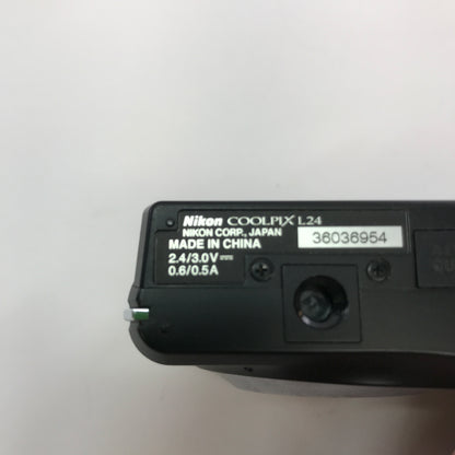 Lot of 7 Broken Digital Cameras [Nikon, Sony, Kodak and Minolta] No Power READ