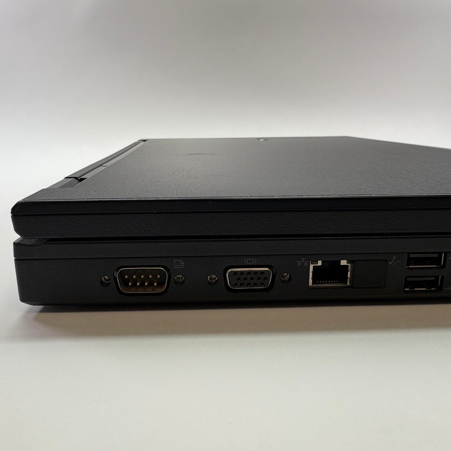 Broken Dell Latitude E5500 Core 2 Duo 1.8GHz 2GB RAM NO HDD PARTS ONLY