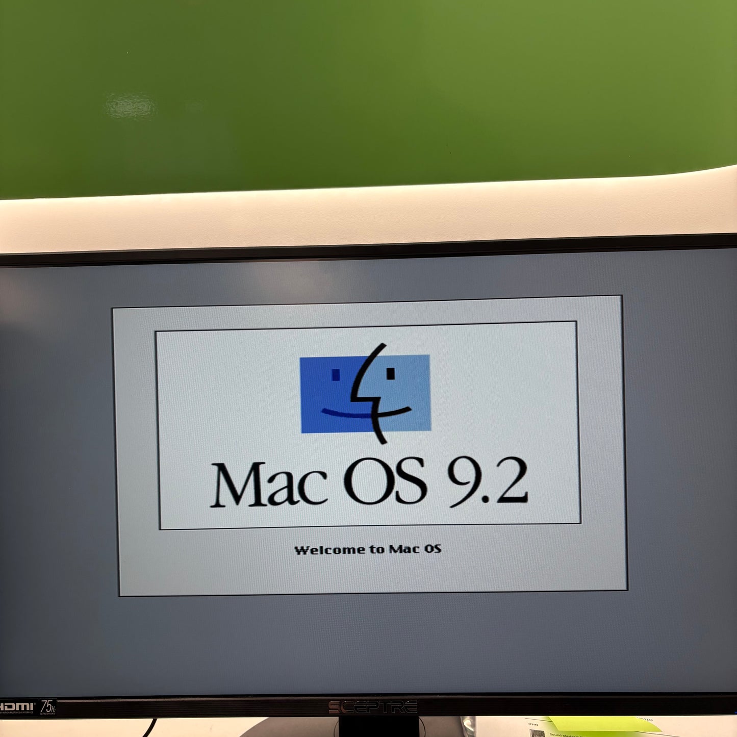 1998 Apple Power Macintosh G3 G3 300-MHz 64MB 6GB HDD Crystal Blue M5183 CIB