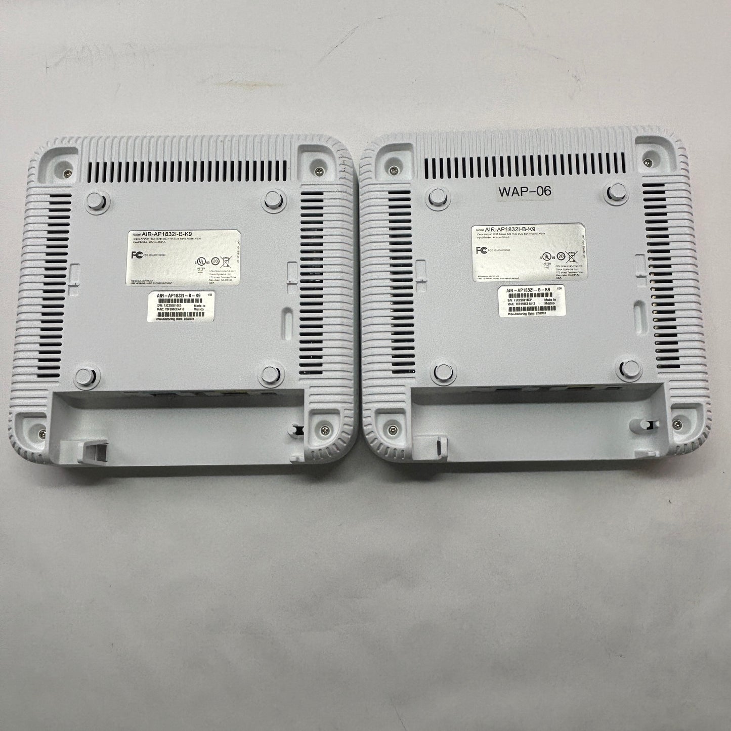 Lot of 2 Cisco Aironet 1830 Wireless Access Point AP1832-B-K9