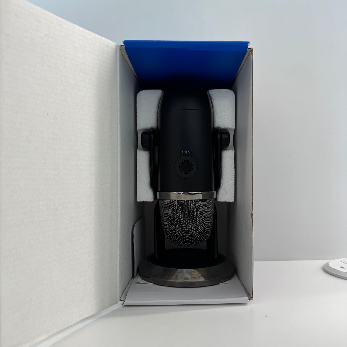 Logitech Blue Yeti X Microphone  A00104