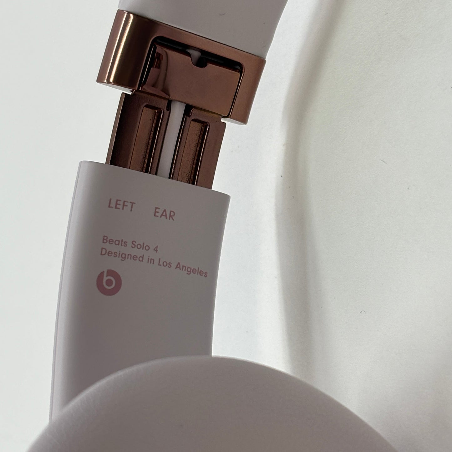 Beats Solo4 Wireless On-Ear Bluetooth Headphones Cloud Pink A3140